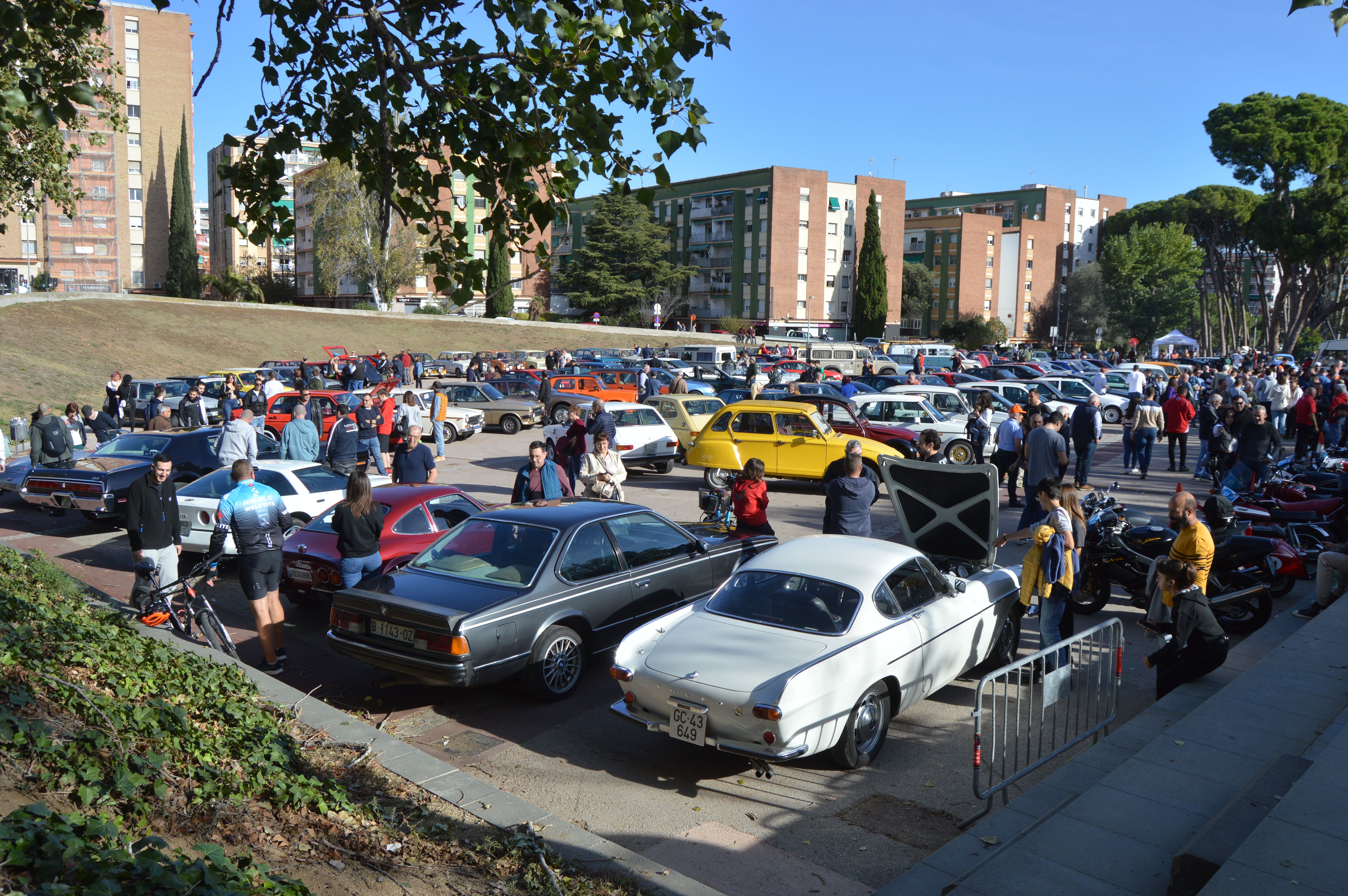 Exposició de cotxes antics durant la Festa de Tardor 2023. FOTO: Nora MO