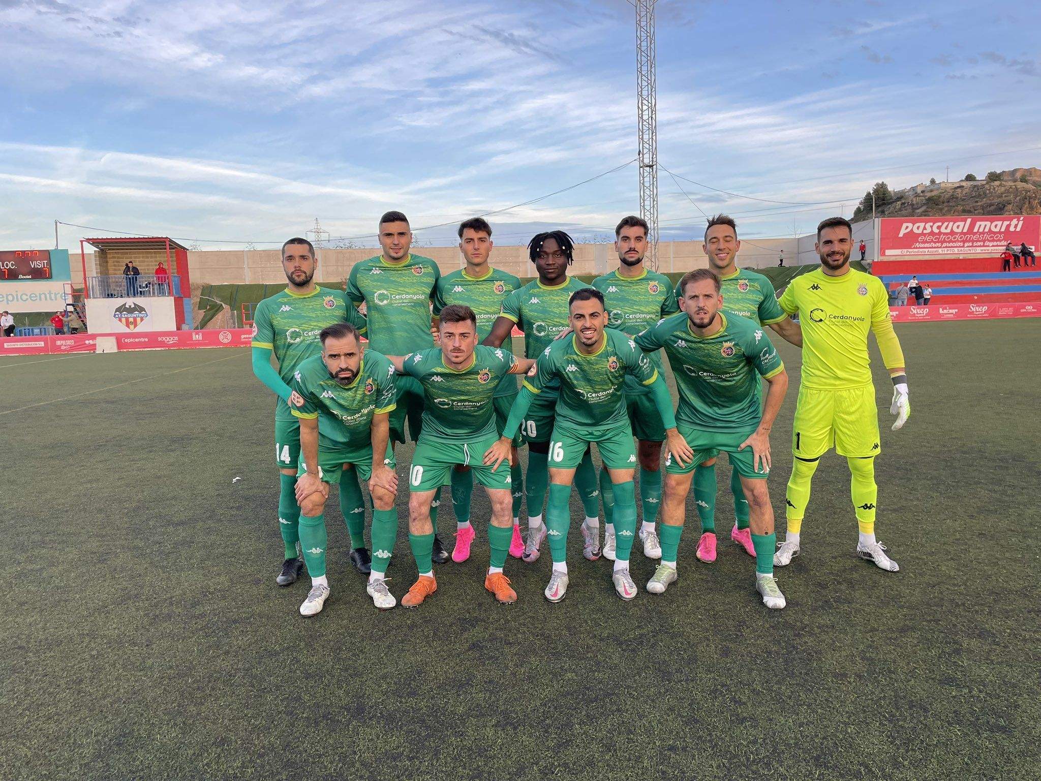 Onze inicial del Cerdanyola FC contra l'Atlético Saguntino. FOTO: Cerdanyola FC Onze inicial del Cerdanyola FC contra l'Atlético Saguntino. FOTO: Cerdanyola FC