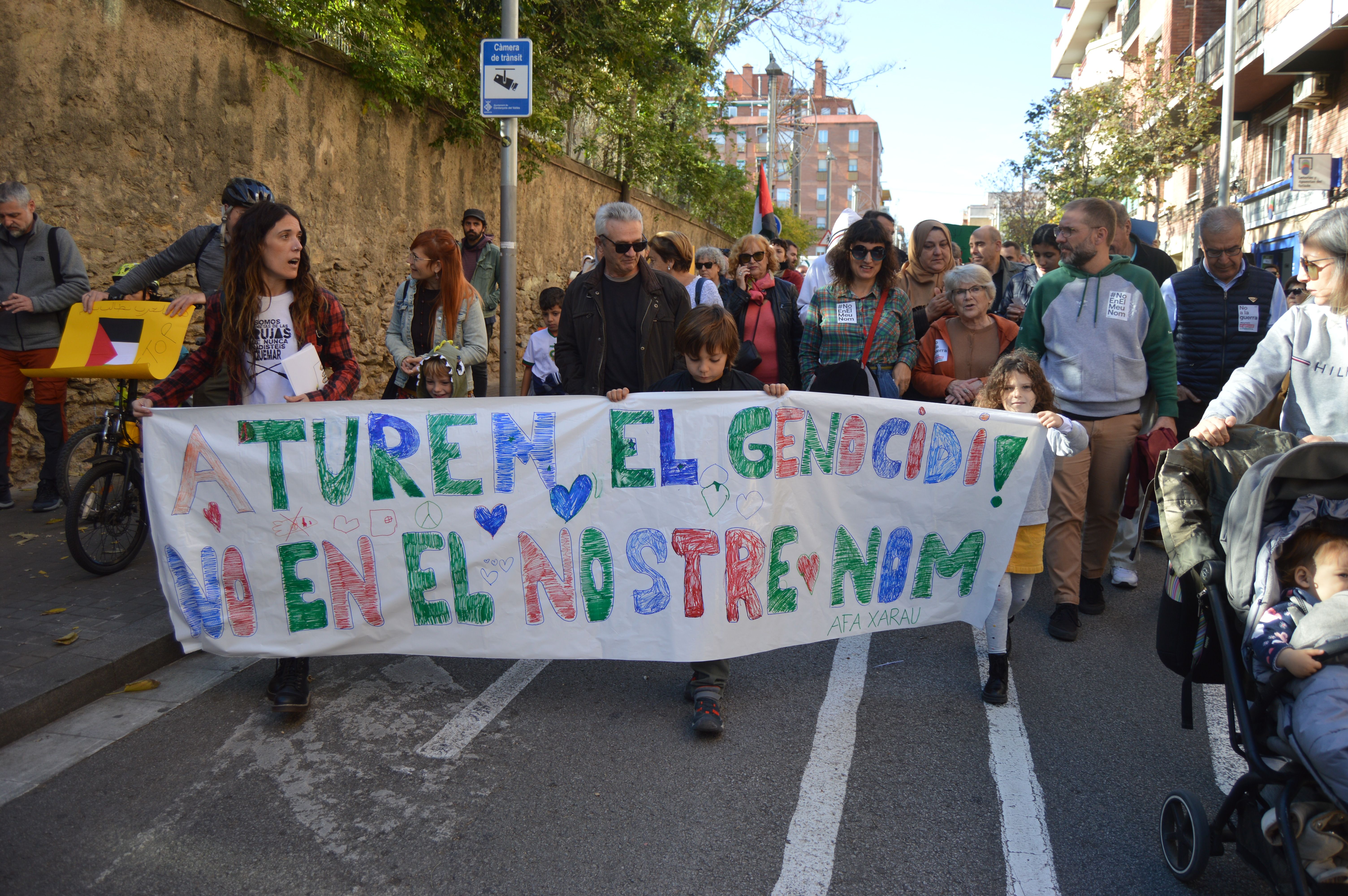 Manifestació cerdanyolenca en suport a Palestina, FOTO: Nora MO Manifestació cerdanyolenca en suport a Palestina, FOTO: Nora MO