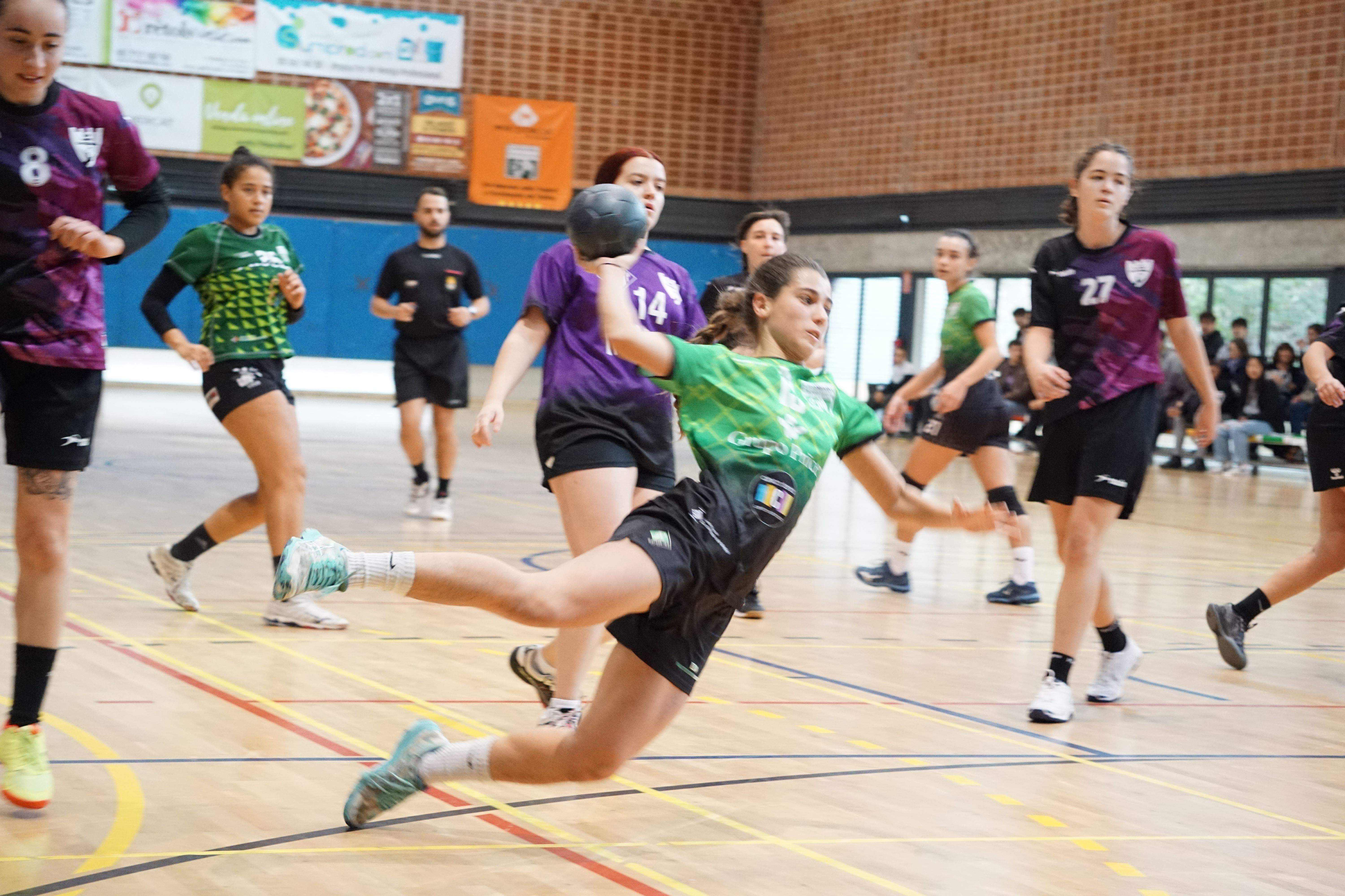 El primer equip femení li va endossar un 40 a 8 al Castellbisbal. FOTO: Cedida