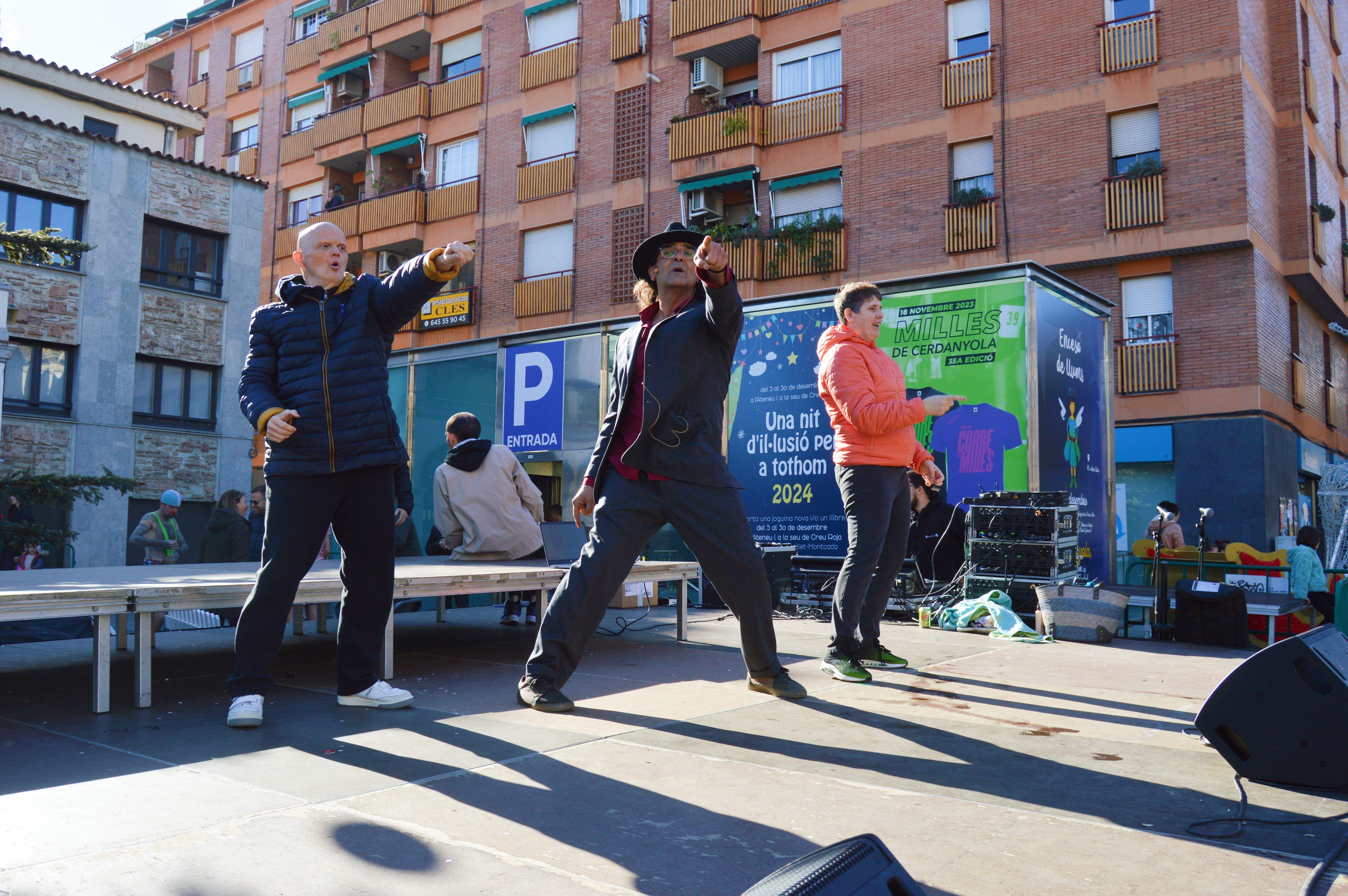 Dansa inclusiva en el Dia Mundial de les Persones amb Diversitat Funcional. FOTO: Nora MO