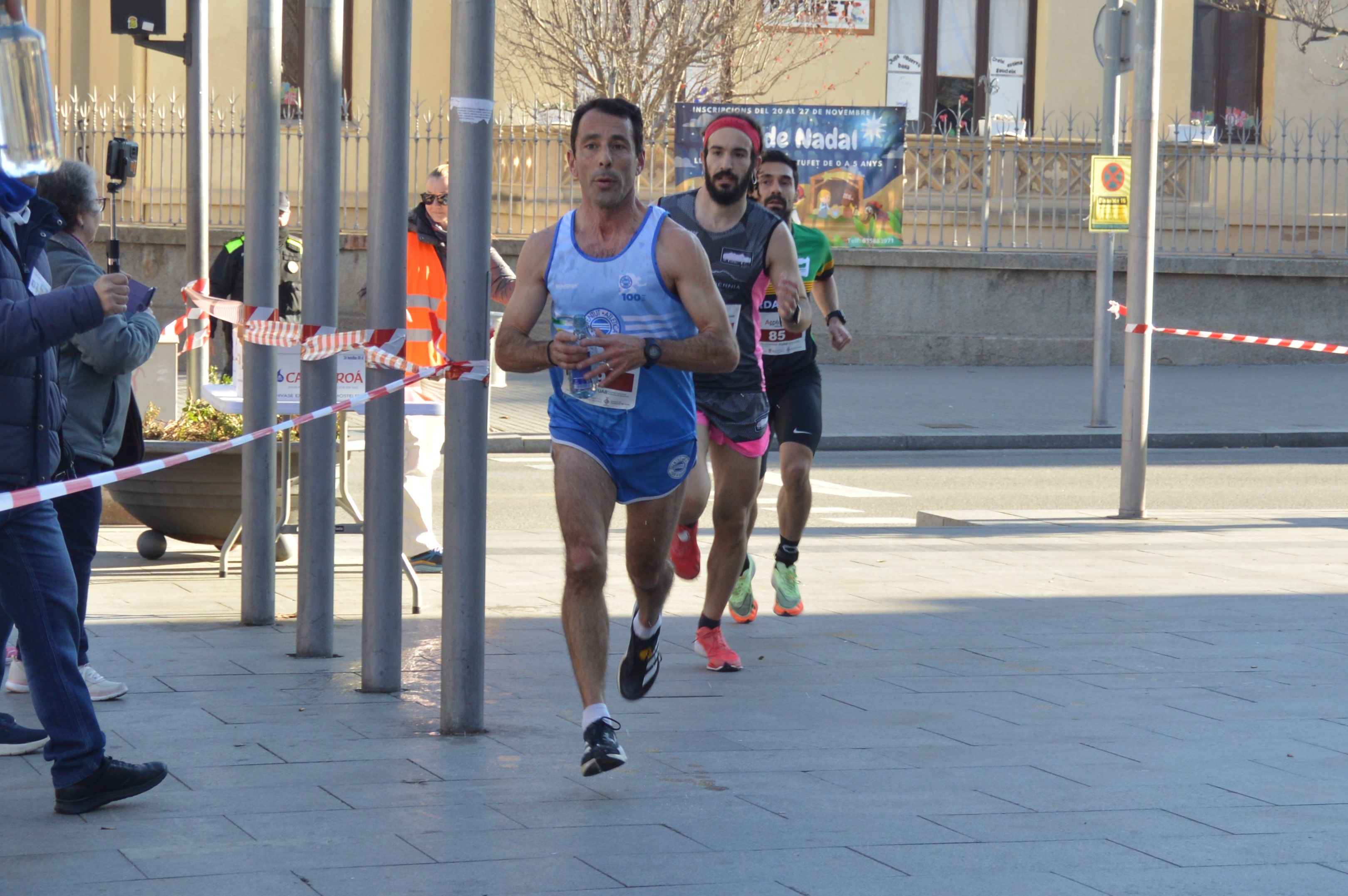 Els 3 finalistes de la 12a Cursa Solidària de la UAB. FOTO: Nora MO