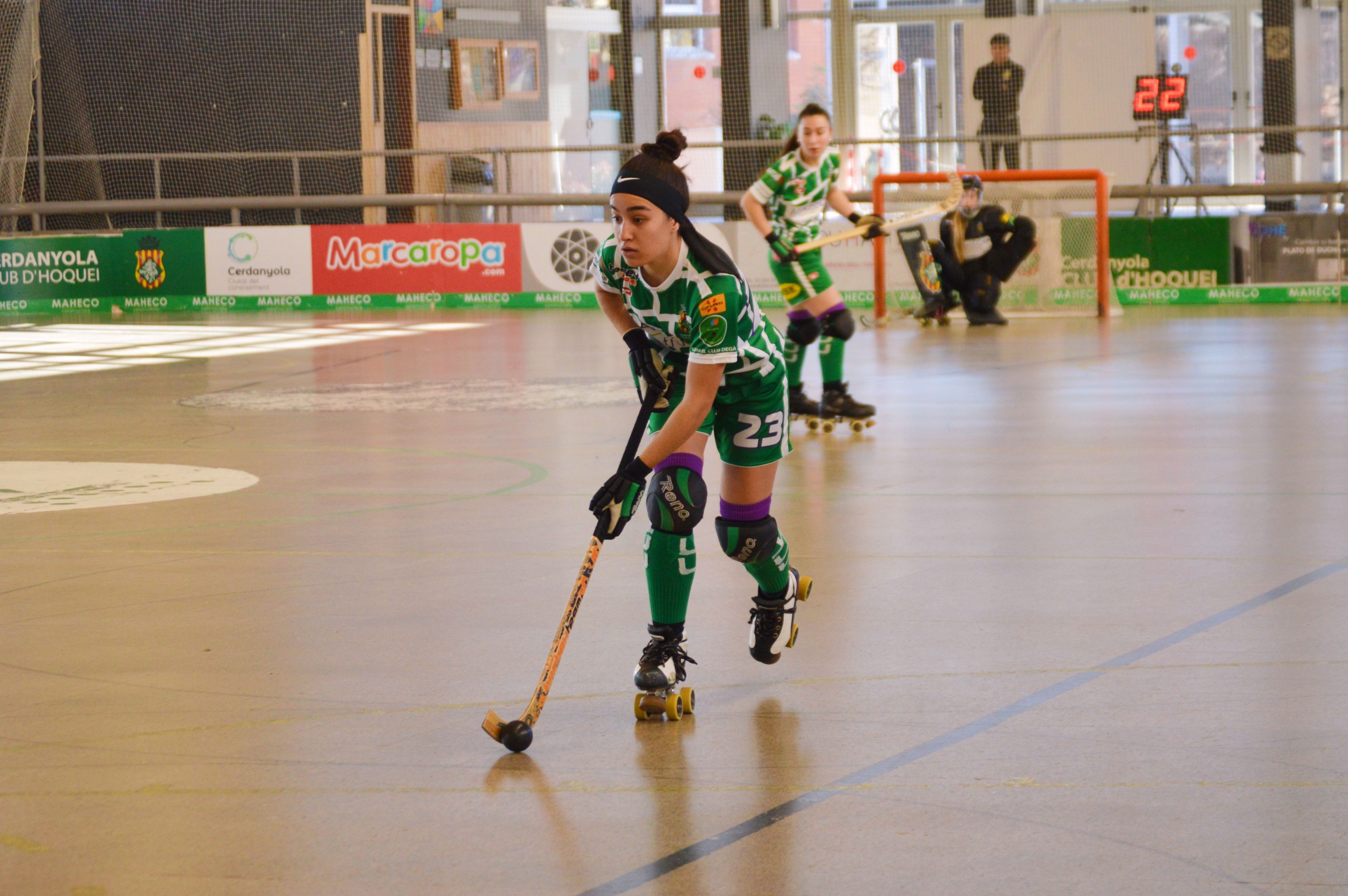 El Cerdanyola Club d'Hoquei en un partit d'Ok Liga a Can Xarau. FOTO: Nora MO