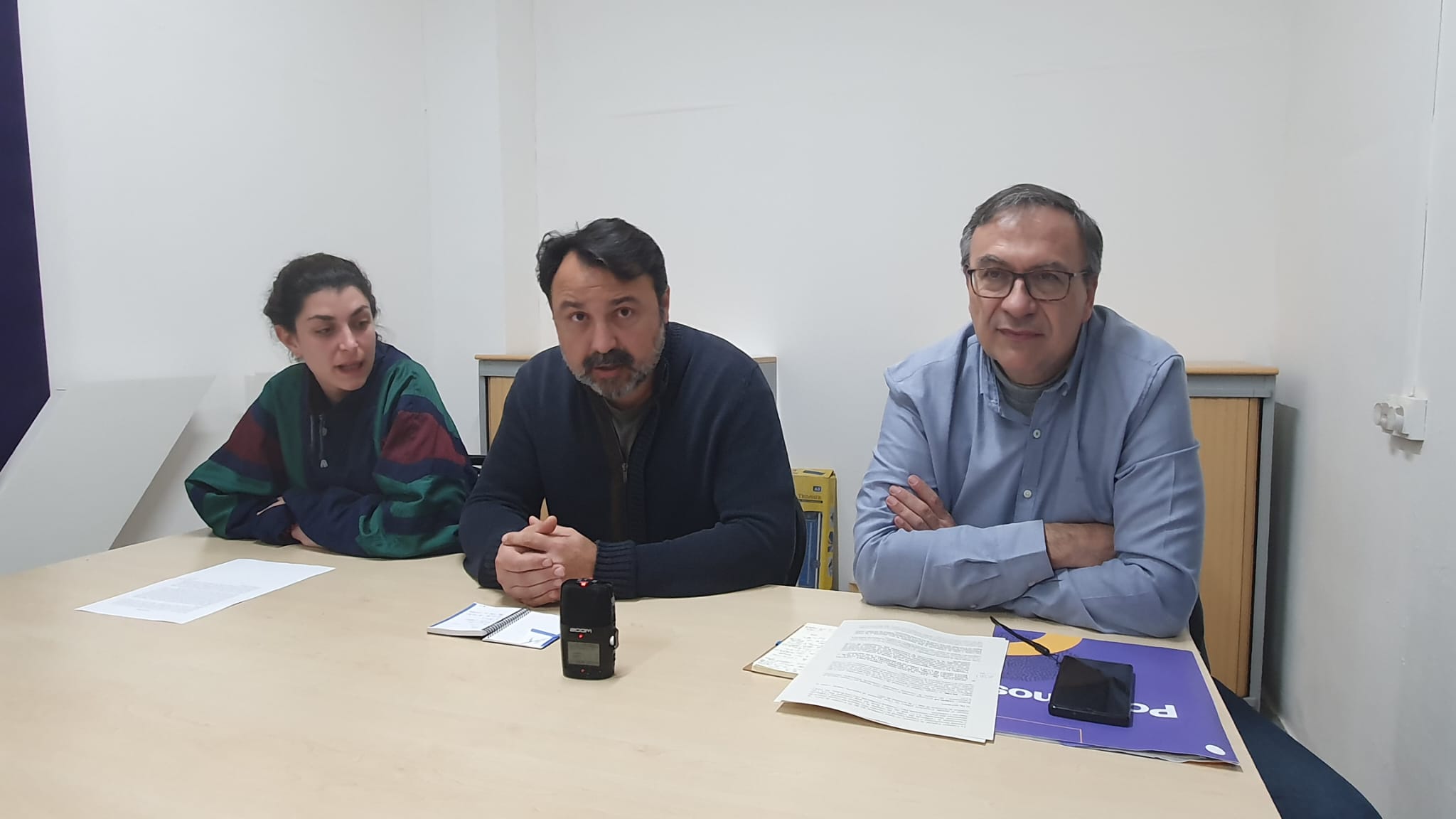 Anna Monfort (Guanyem), Albert Turon (ERC) i Pedro Arco (ECP) en la roda de premsa al Casal Popular La Flama. FOTO: Xavi Poza (Cerdanyola.info) Anna Monfort (Guanyem), Albert Turon (ERC) i Pedro Arco (ECP) en la roda de premsa al Casal Popular La Flama. FOTO: Xavi Poza (Cerdanyola.info)