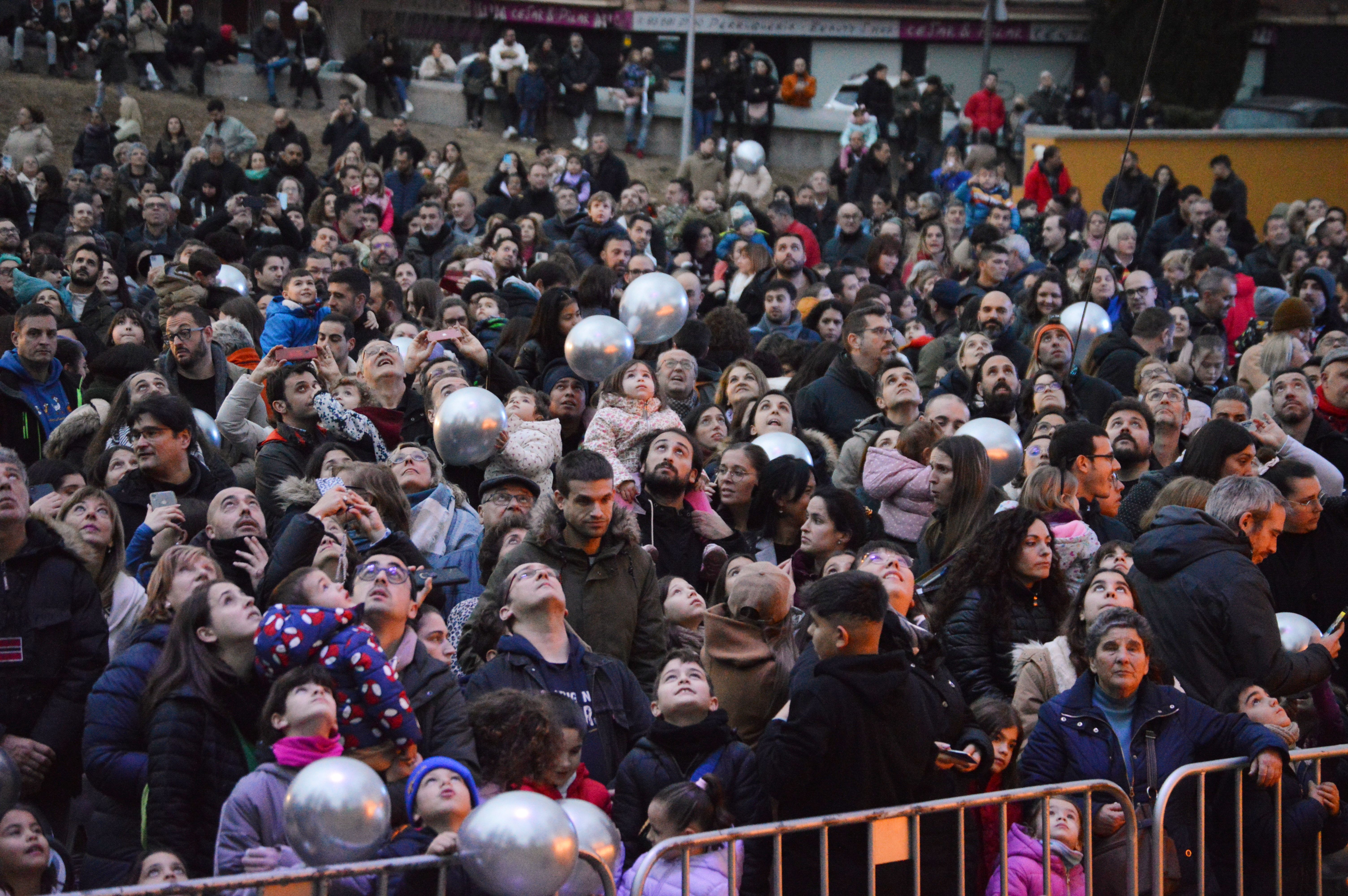 L'espectacle inaugural de la Cavalcada de Reis de 2024 a Cerdanyola. FOTO: Nora MO