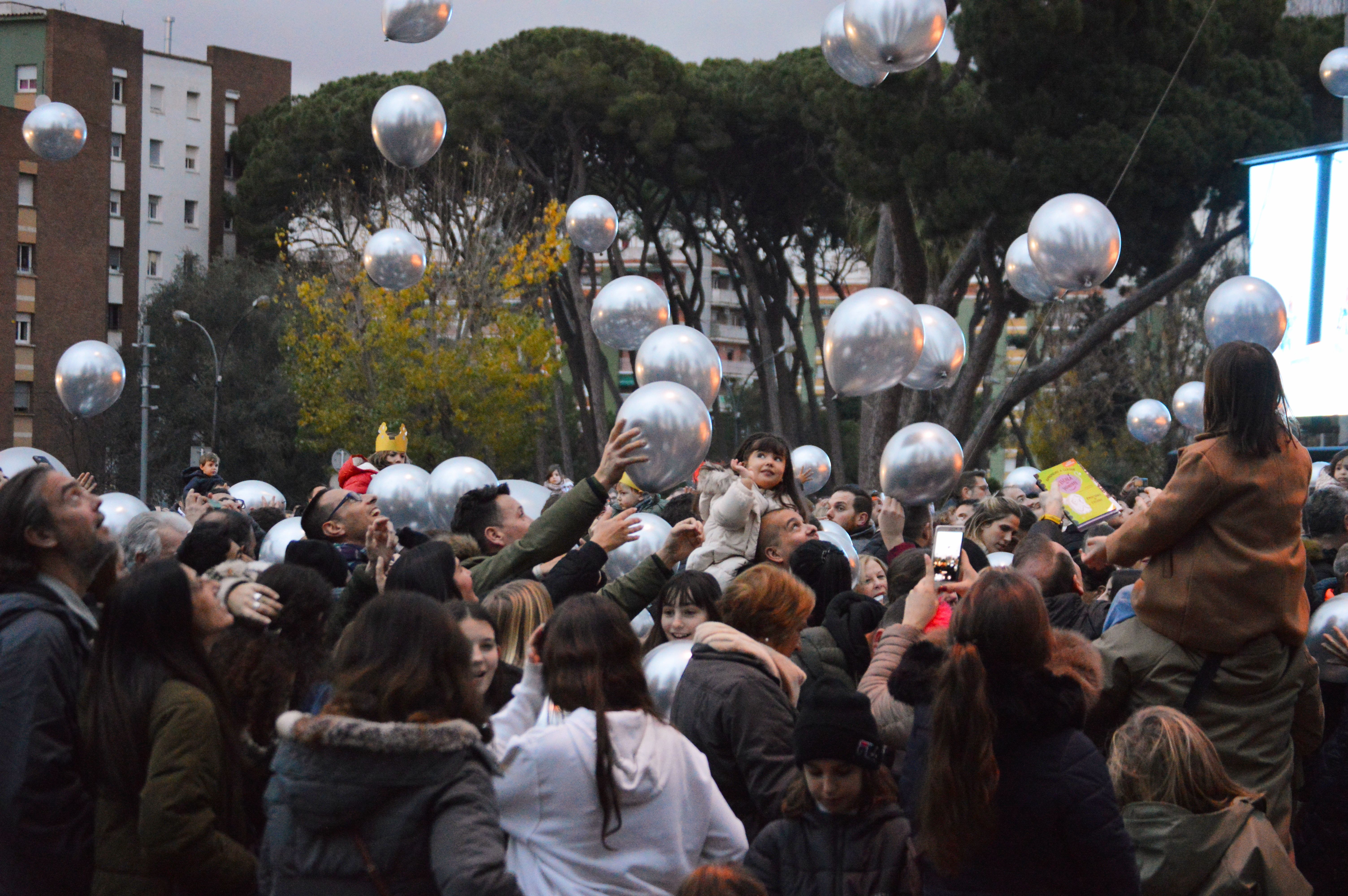 L'espectacle inaugural de la Cavalcada de Reis de 2024 a Cerdanyola. FOTO: Nora MO