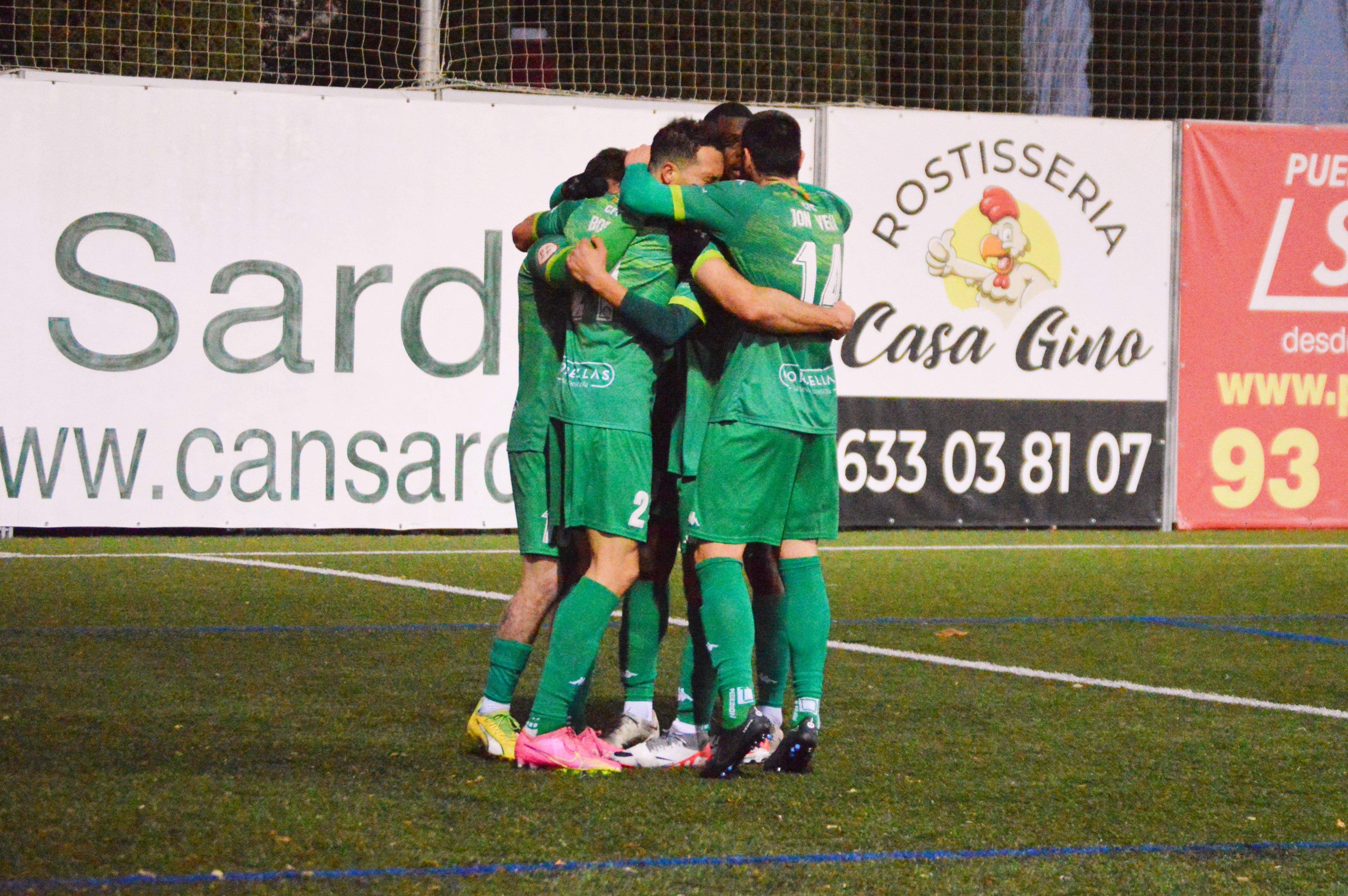 Celebració de gol del Cerdanyola FC davant del Sant Andreu. FOTO: Nora MO Celebració de gol del Cerdanyola FC davant del Sant Andreu. FOTO: Nora MO