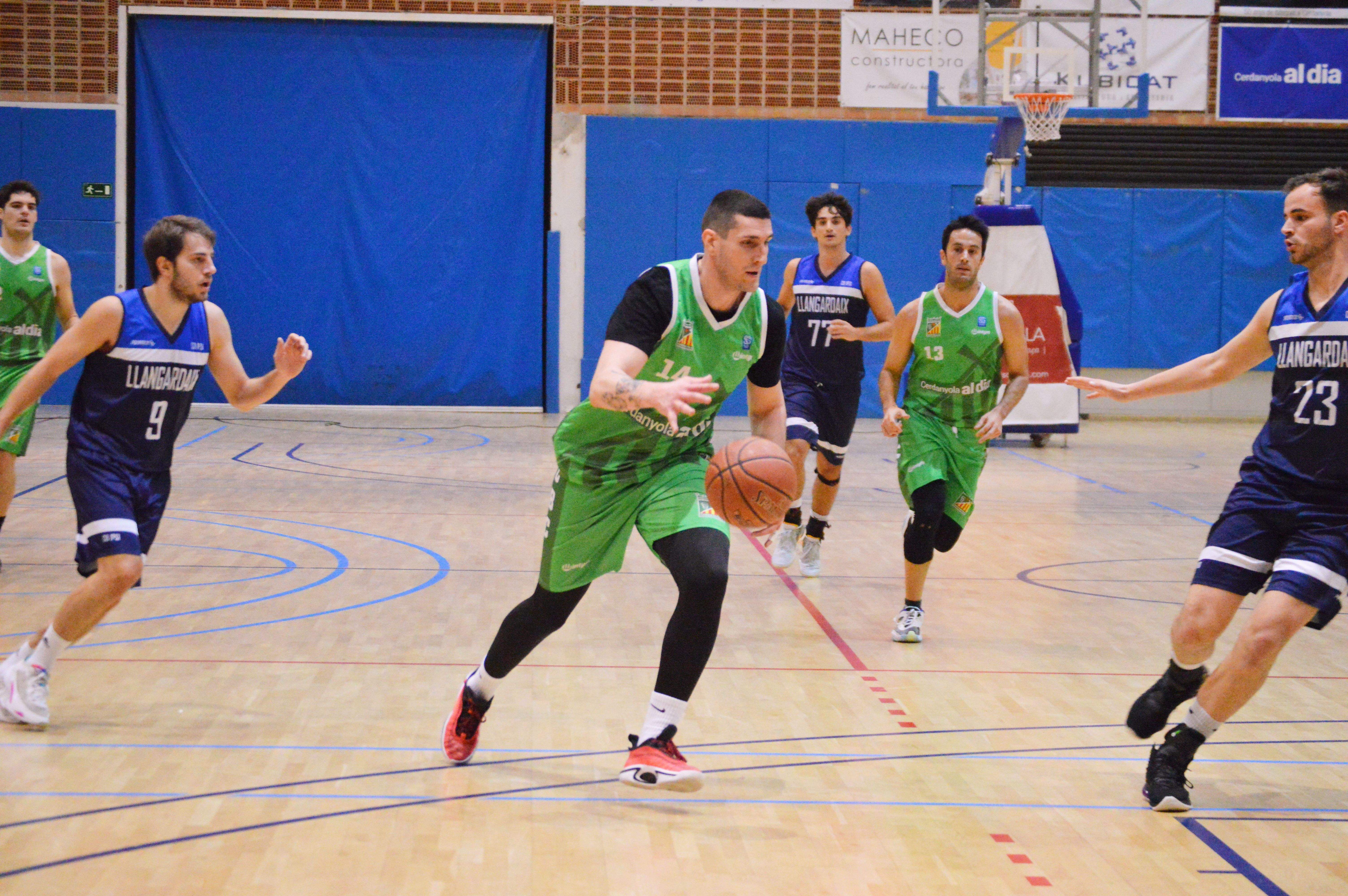 El Club Bàsquet Cerdanyola en un partit al PEM Guiera. FOTO: Nora MO