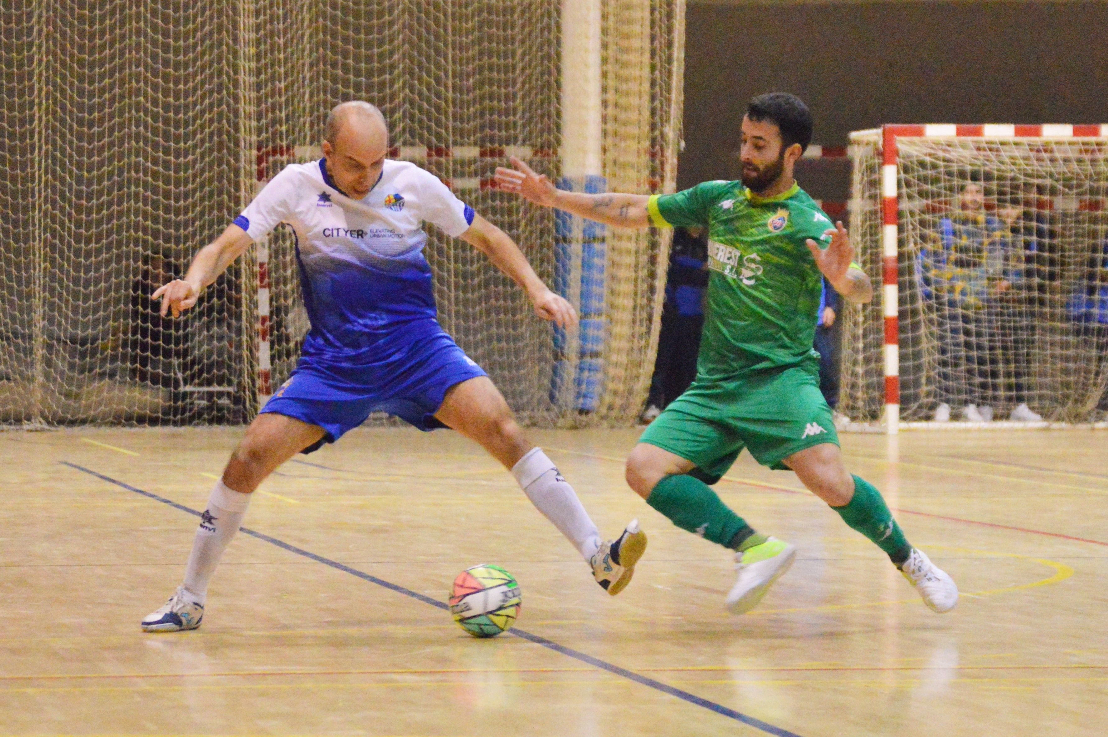 El Cerdanyola FC de futbol sala davant del CFS Montsant a Guiera. FOTO: Nora MO