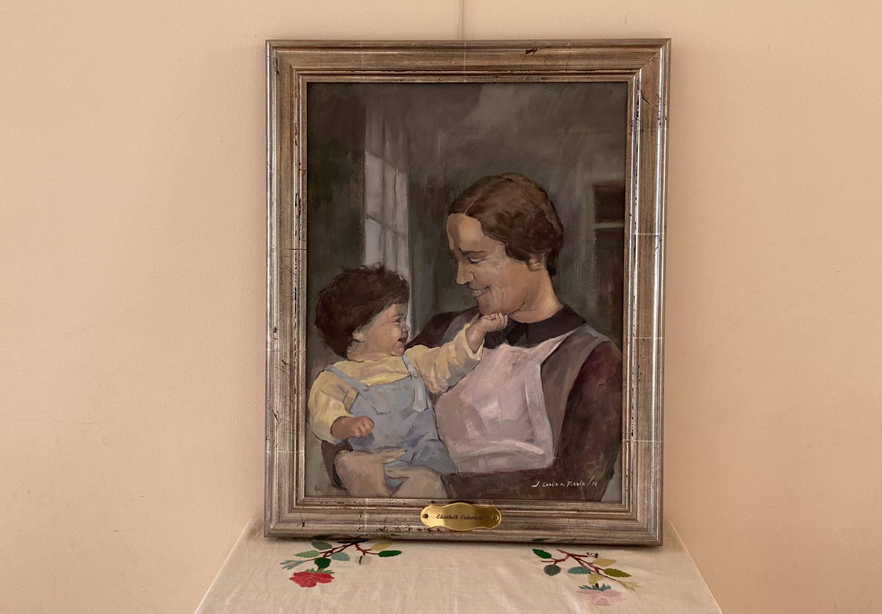 Retrat d'Elisabeth a l'exposició de la Maternitat d'Elna. FOTO: Nora MO