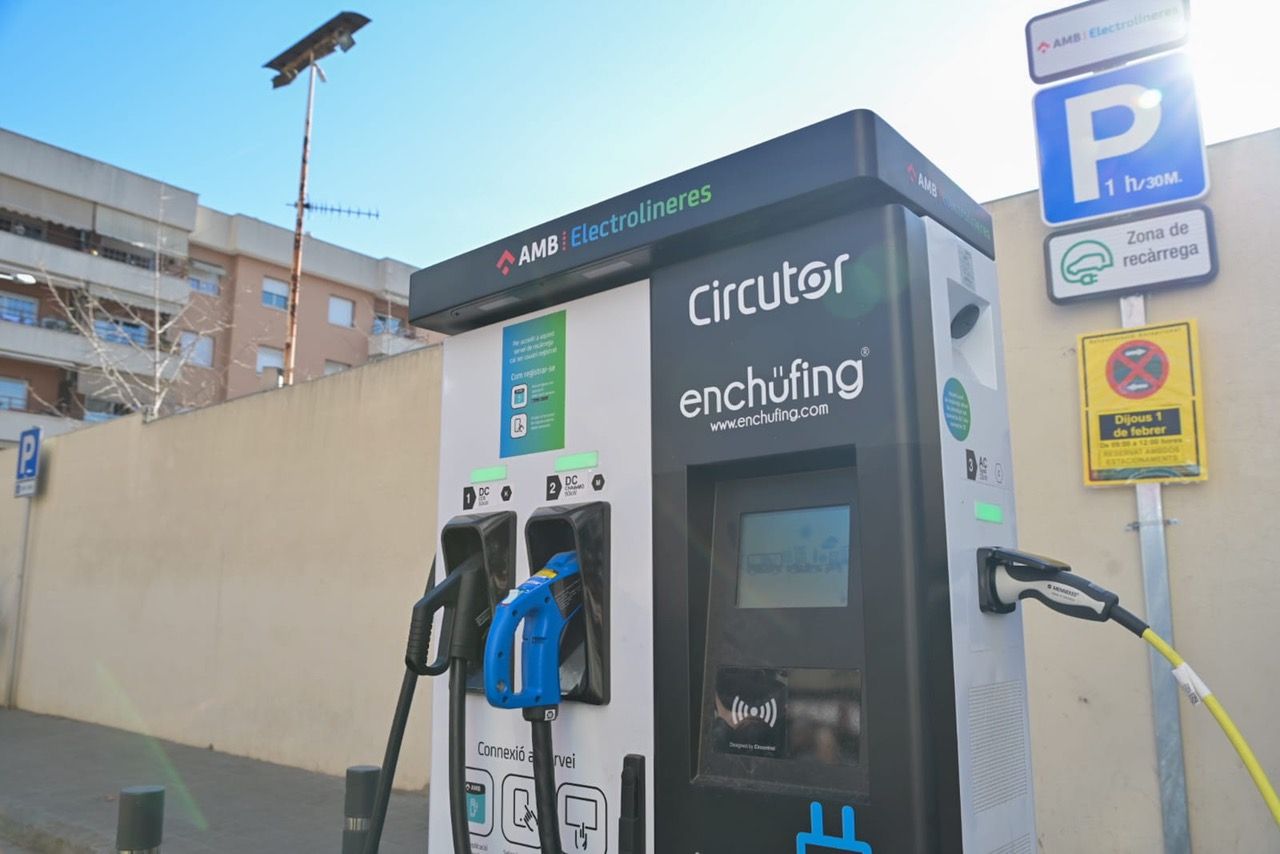 La nova electrolinera del carrer del Camp ja està en funcionamet. FOTO: AMB La nova electrolinera del carrer del Camp ja està en funcionamet. FOTO: AMB