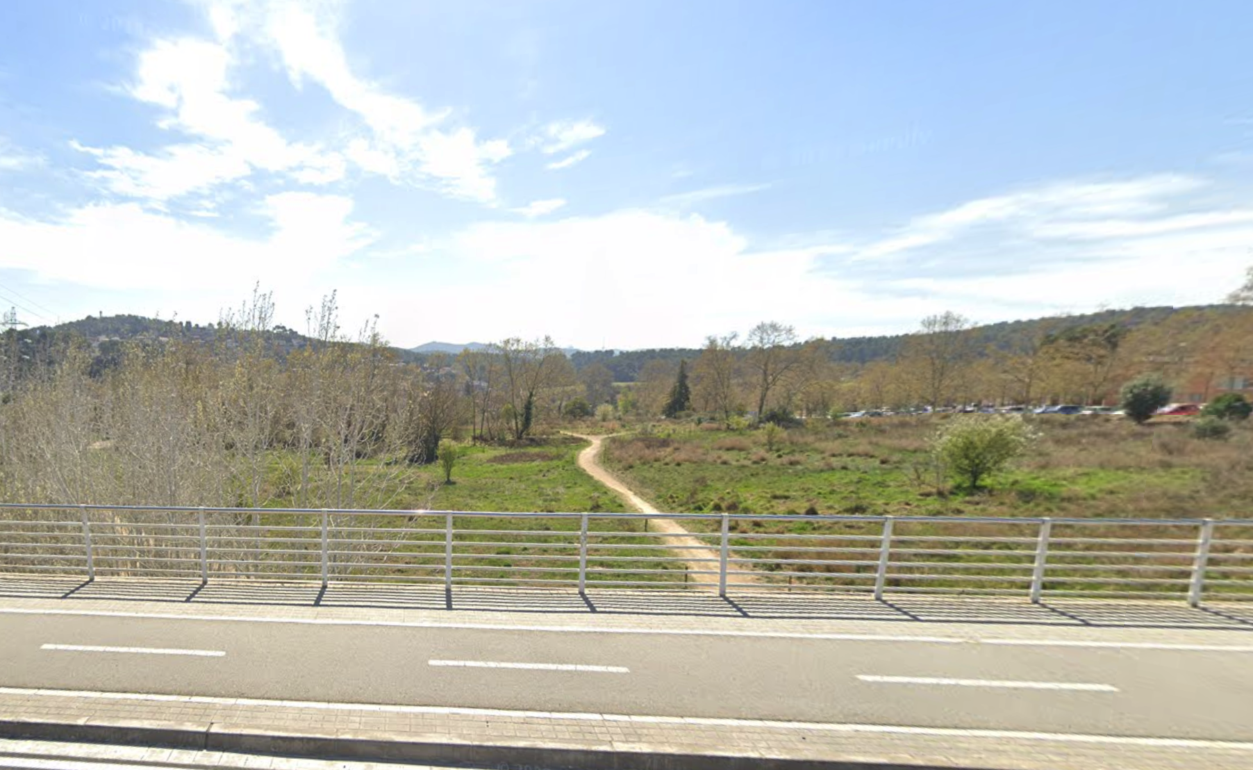 Imatge de la riera que travessa la BP-1413. FOTO: Google Maps