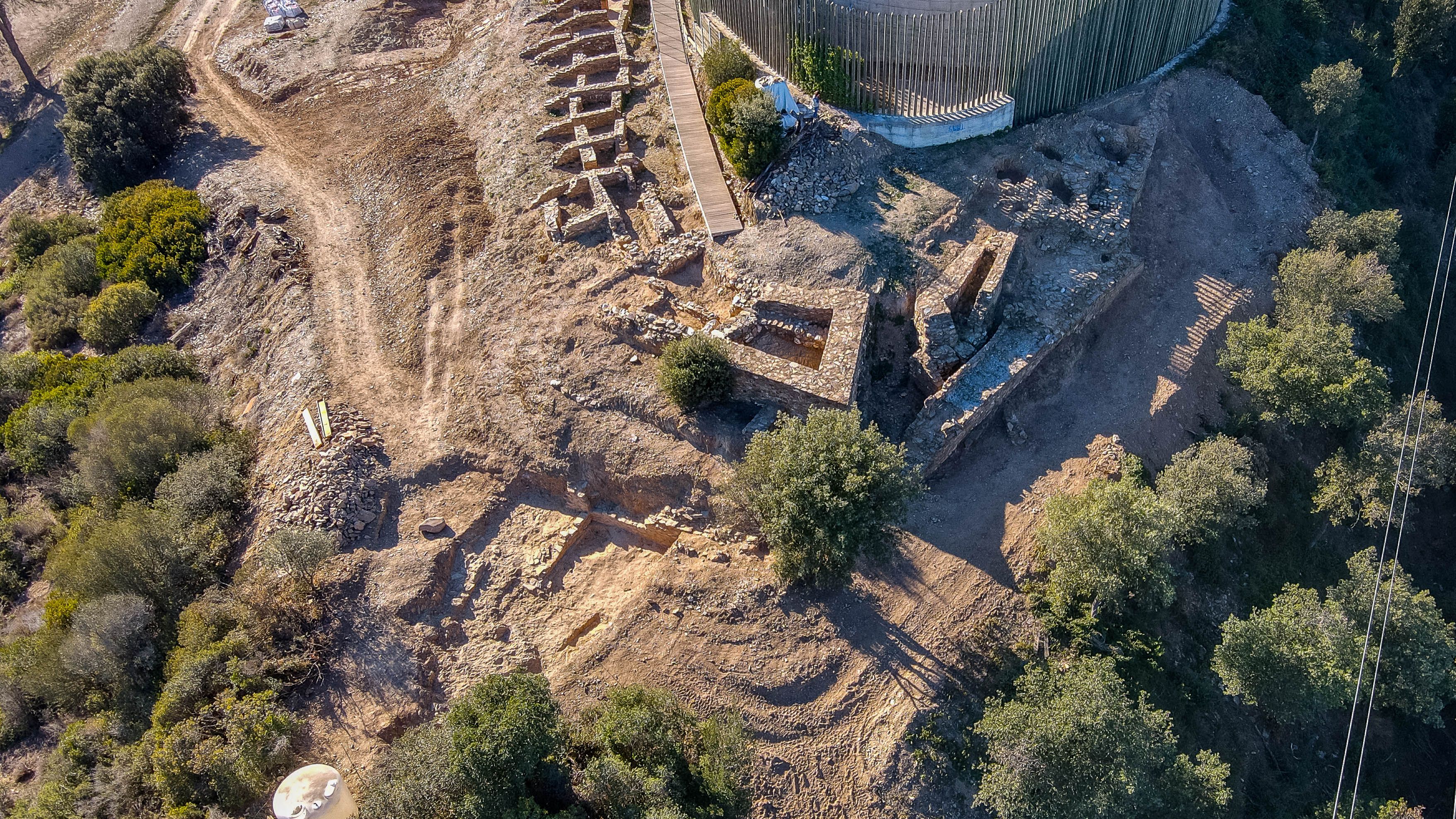 Vista aèria de les excavacions de Ca n'Oliver. FOTO: Museu i Poblat Ibèric de Ca n'Oliver