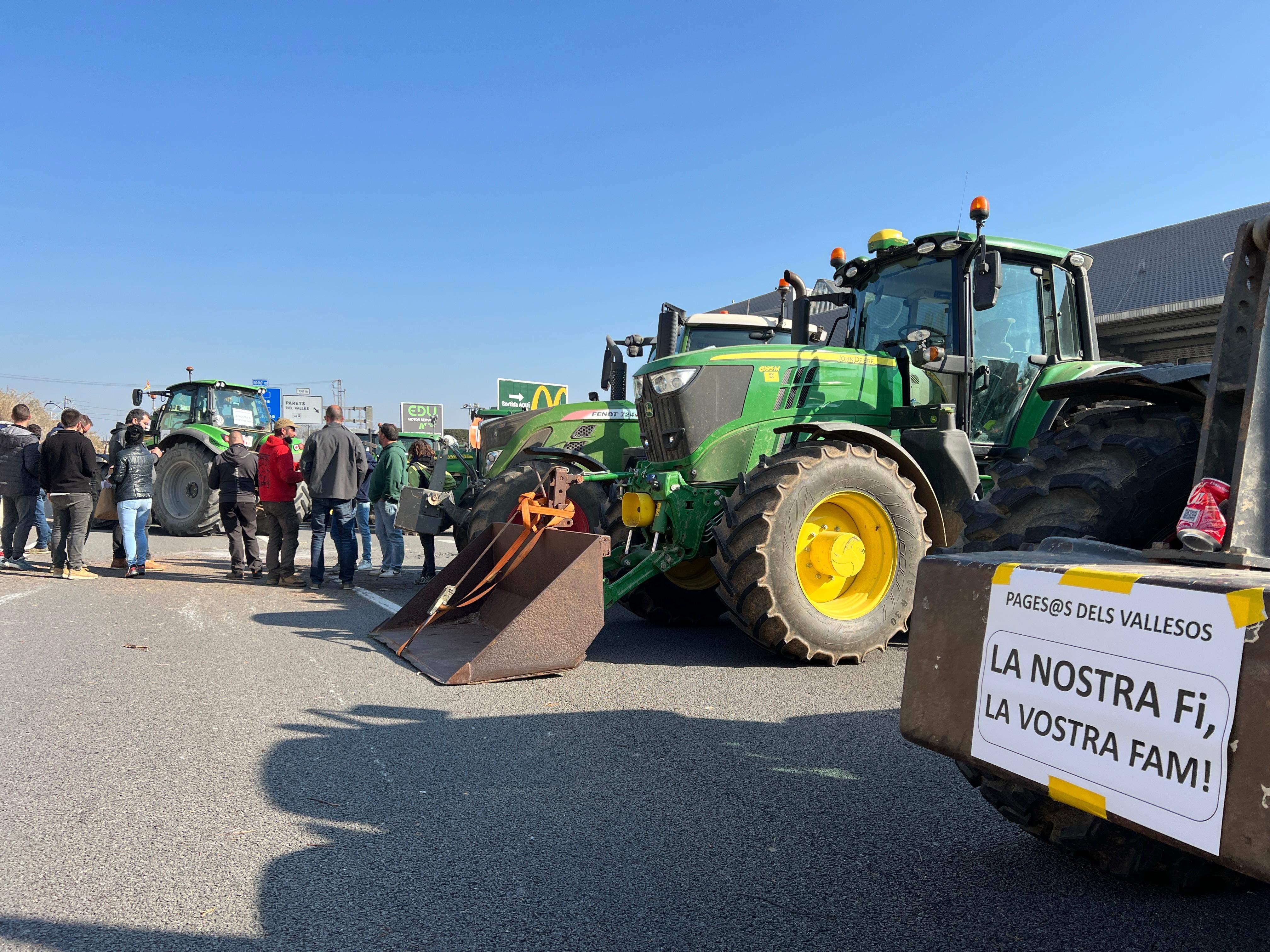 Tractors del Vallès durant les protestes de la pagesia. FOTO: Marcel Brau