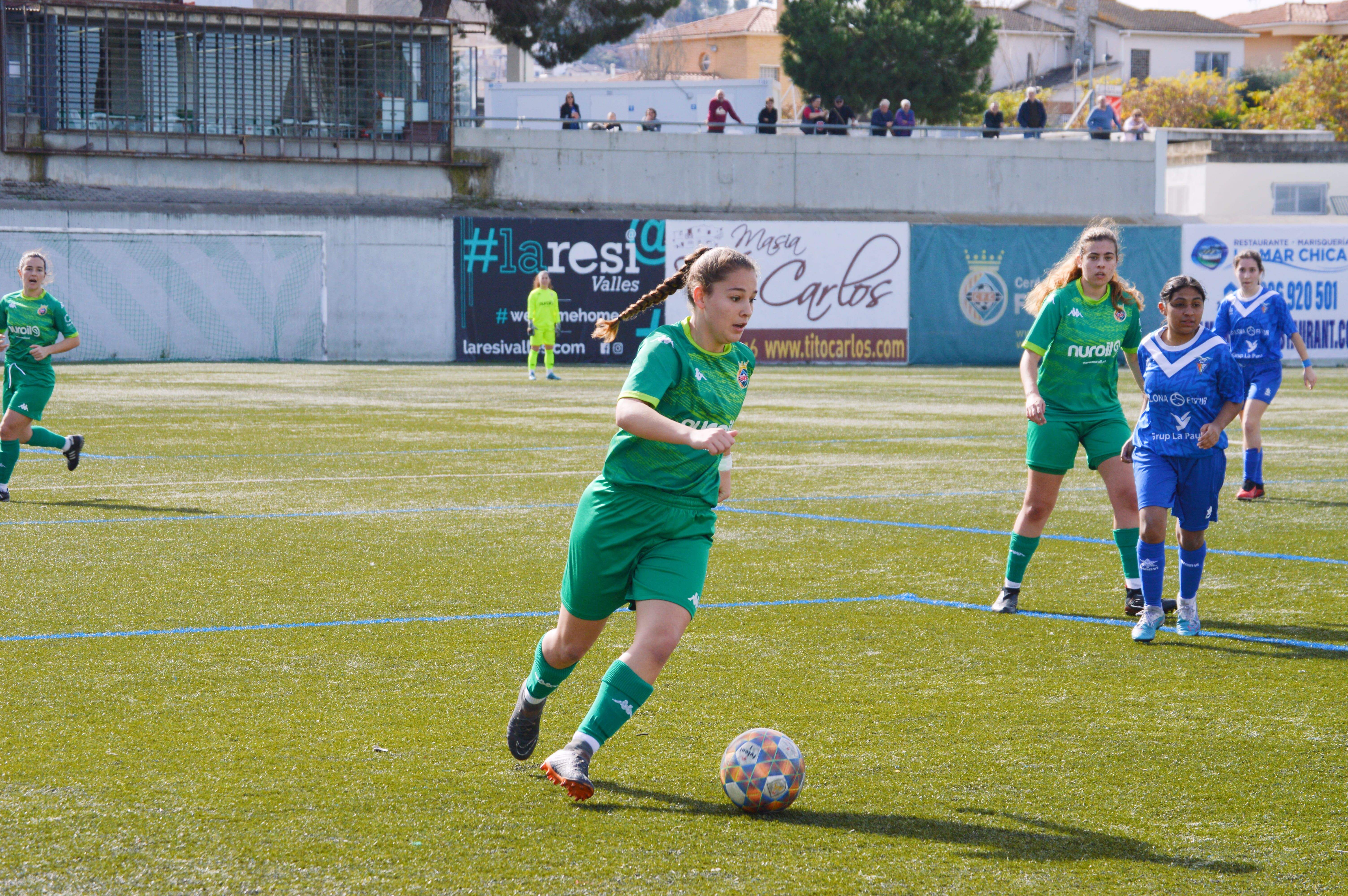El primer equip femení del Cerdanyola Futbol Club en un partit a Fontetes. FOTO: Nora MO El primer equip femení del Cerdanyola Futbol Club en un partit a Fontetes. FOTO: Nora MO