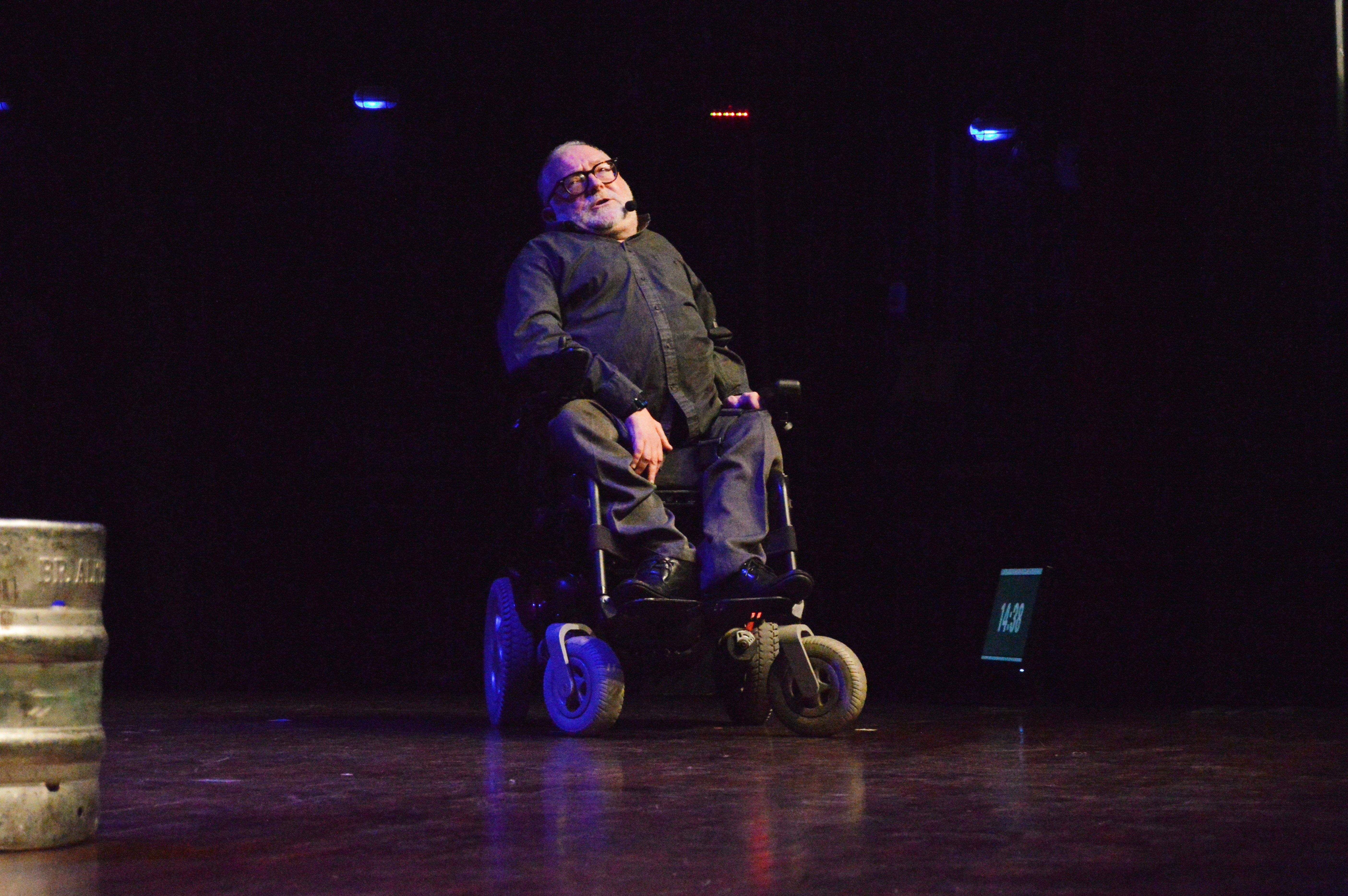 Alberto Castro en l'11a edició del FEM Monòlegs de Cerdanyola. FOTO: Nora MO