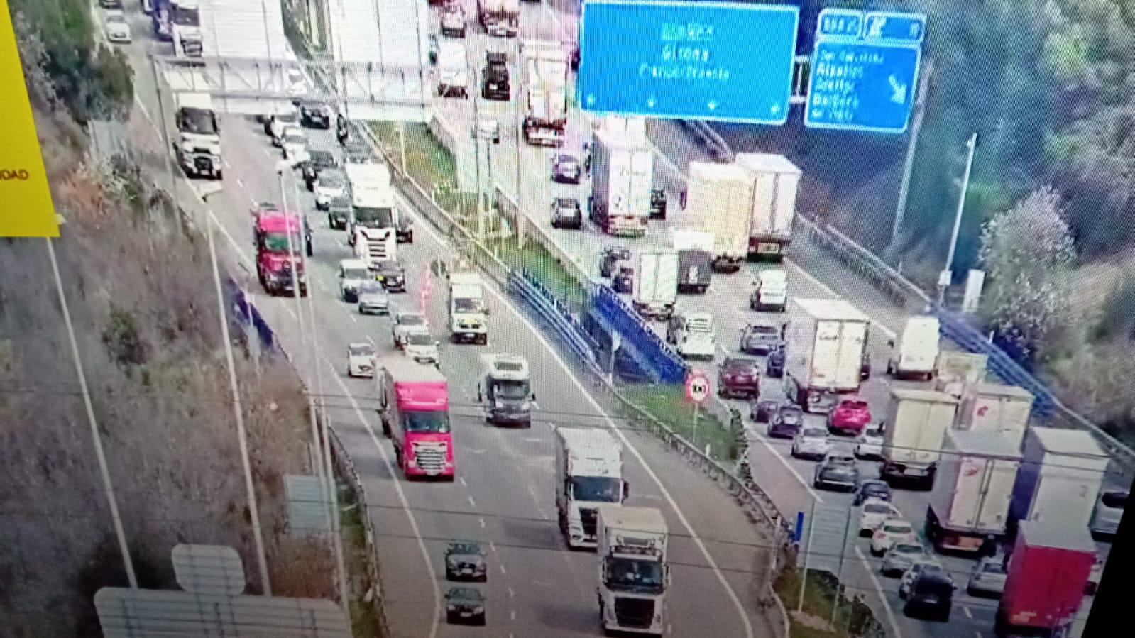 Imatge de la retenció a l'AP-7 a l'alçada de Barberà/Cerdanyola. FOTO: Servei Català de Trànsit
