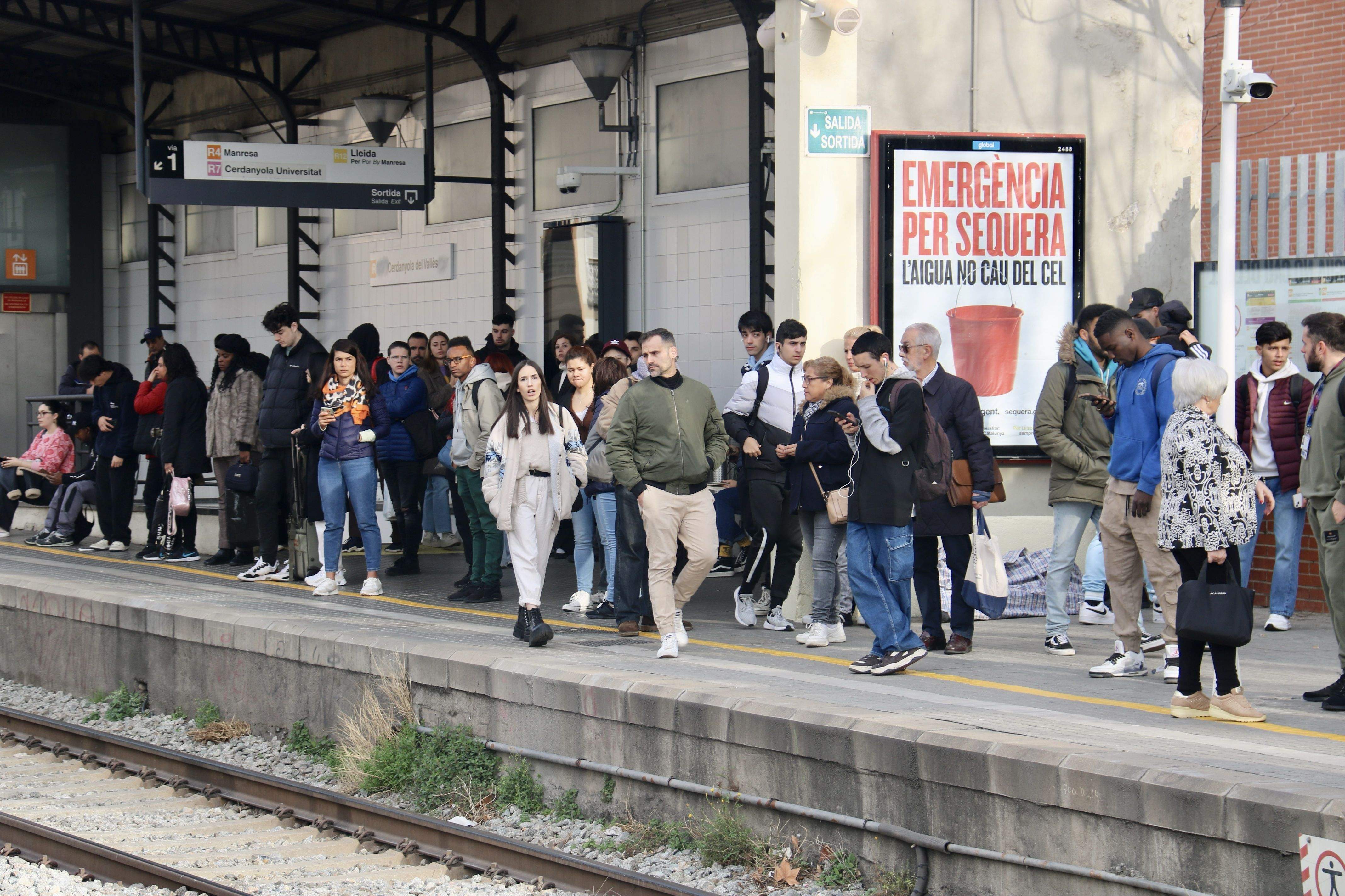 Imatge de l'andana de l'estació de Cerdanyola del Vallès. FOTO: Albert Segura (ACN)