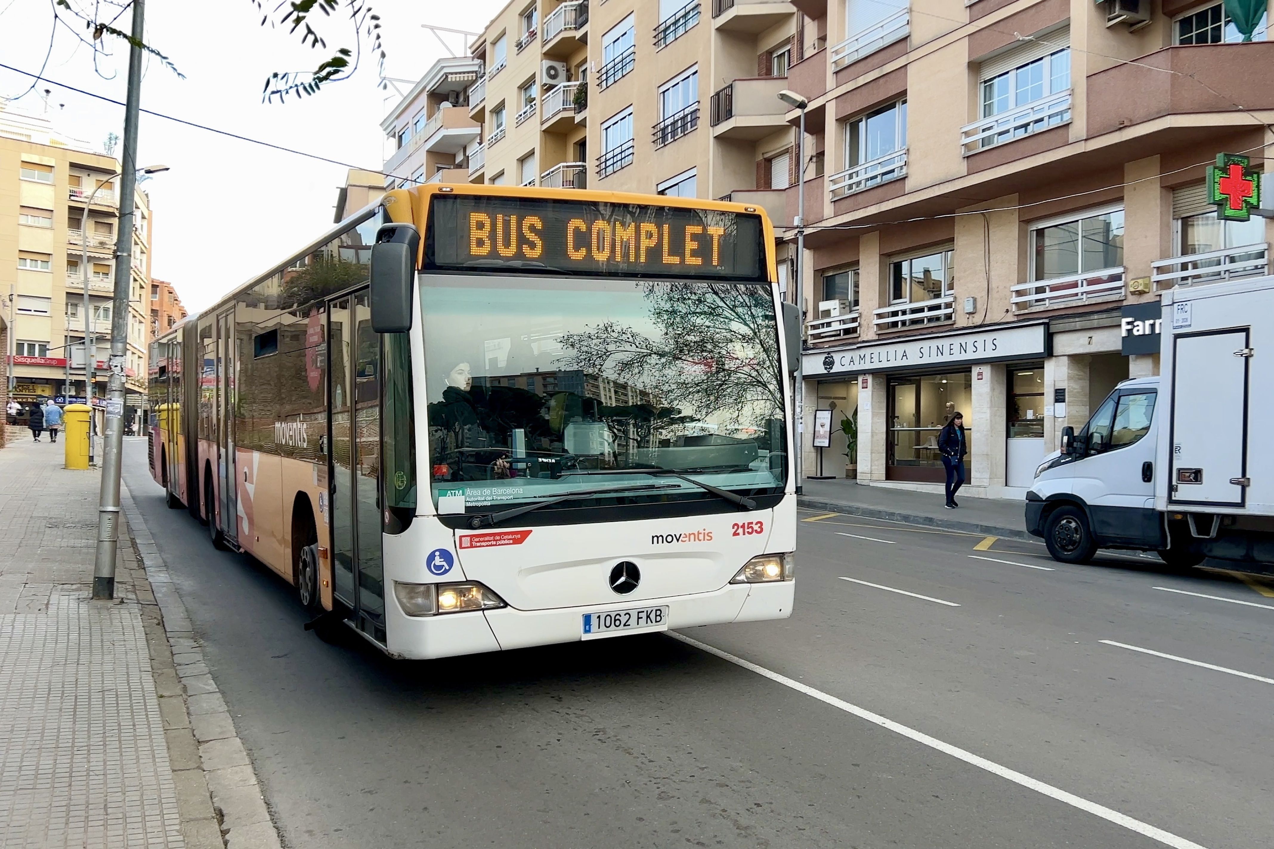 Bus complet a Cerdanyola. FOTO: Albert Segura (ACN)