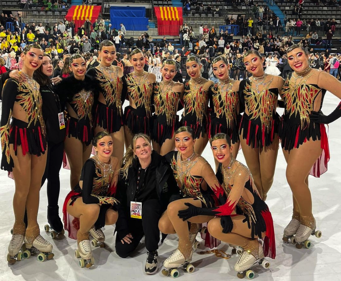 Grup xou petit del Club Patinatge Artístic Cerdanyola. FOTO: Arxiu @cpe.cerdanyola