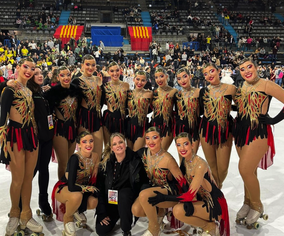 Grup xou petit del Club Patinatge Artístic Cerdanyola. FOTO: @cpe.cerdanyola
