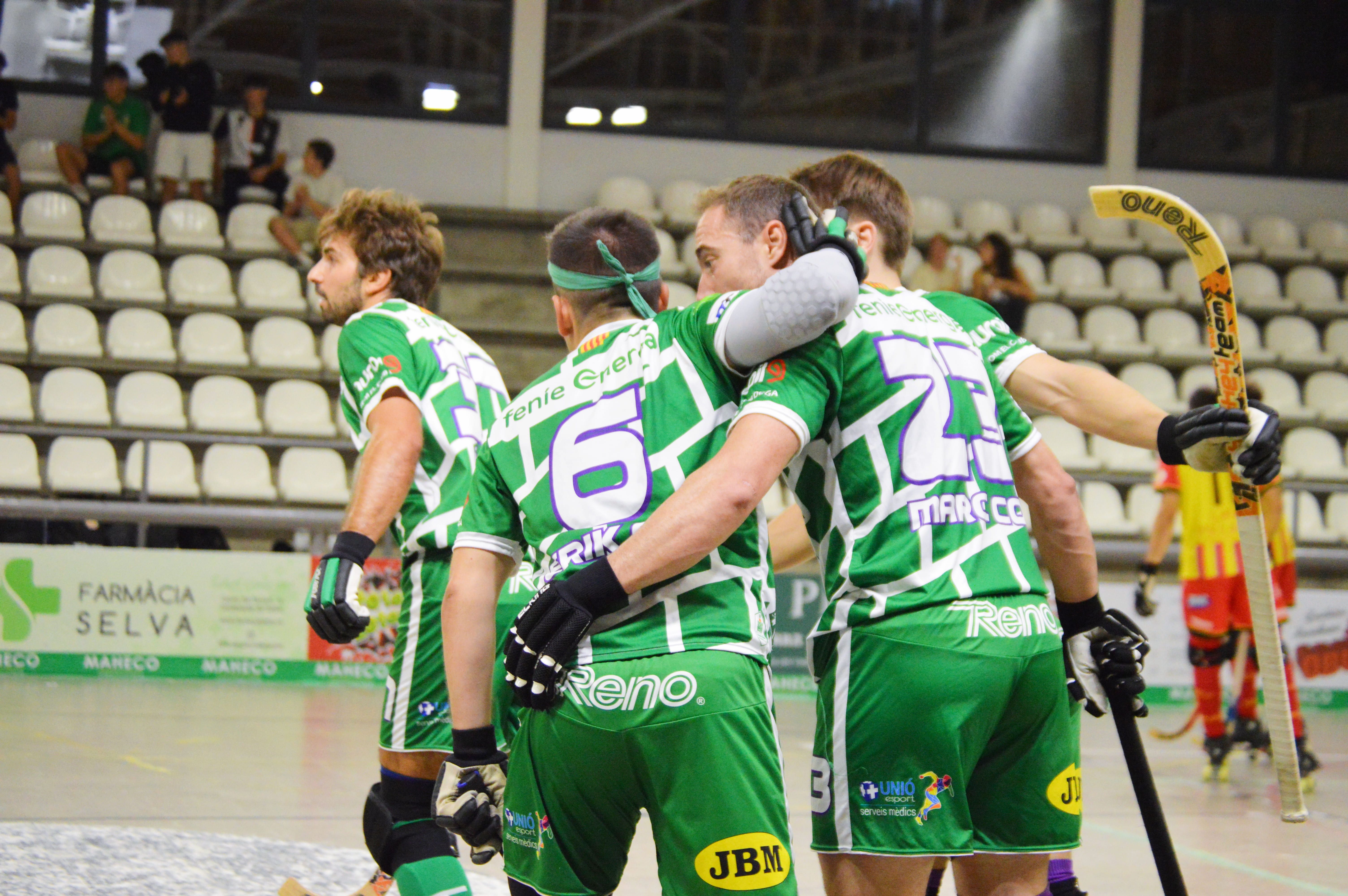 El Cerdanyola Club d'Hoquei d'Ok Liga Plata celebrant un gol. FOTO: Nora MO