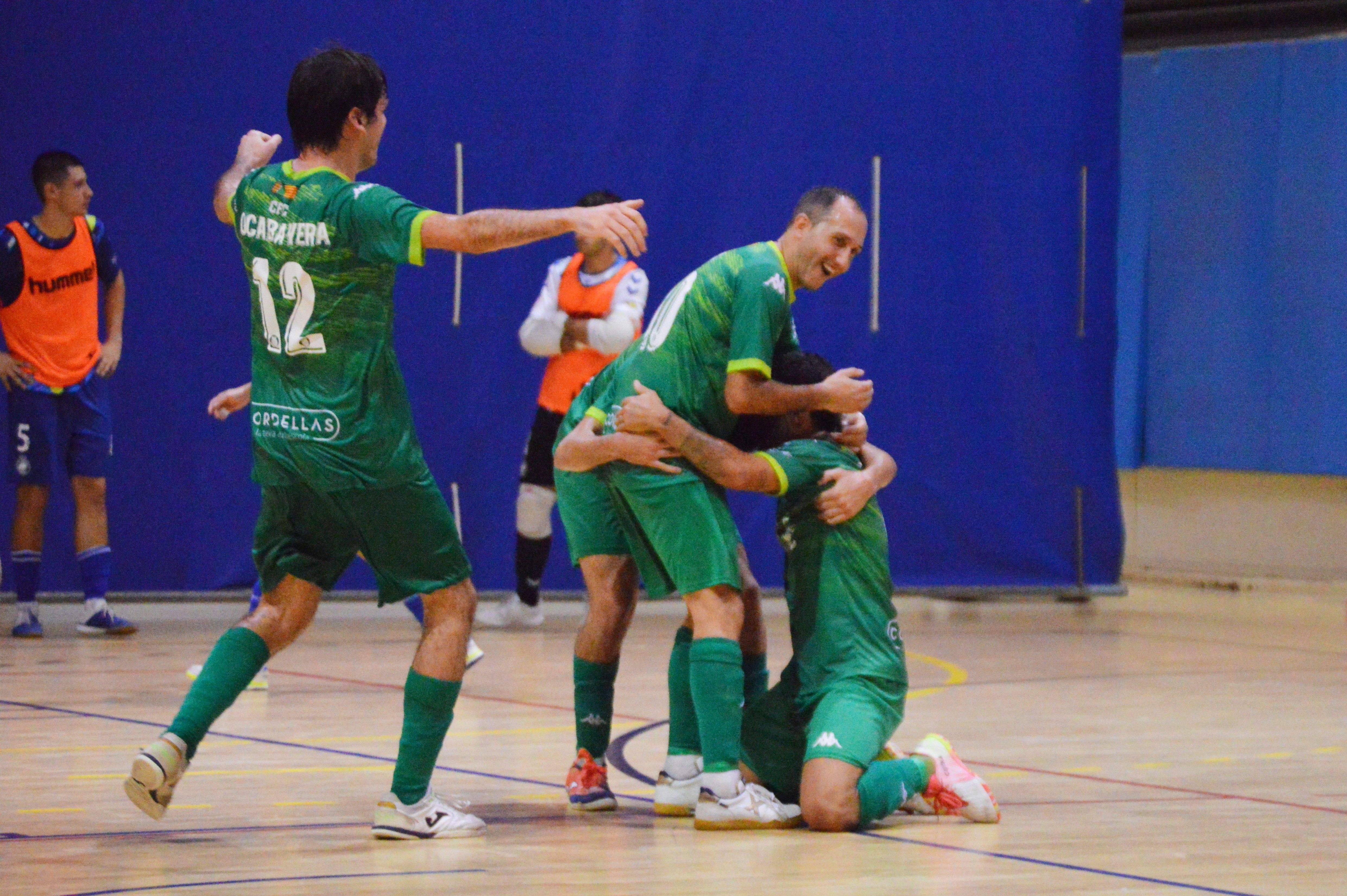 El Cerdanyola Futbol Club de futbol sala en un partit a Guiera. FOTO: Nora MO