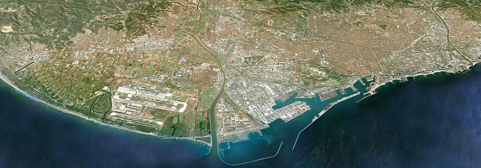 Imatge aèria de l'Àrea Metropolitana de Barcelona. FOTO: AMB
