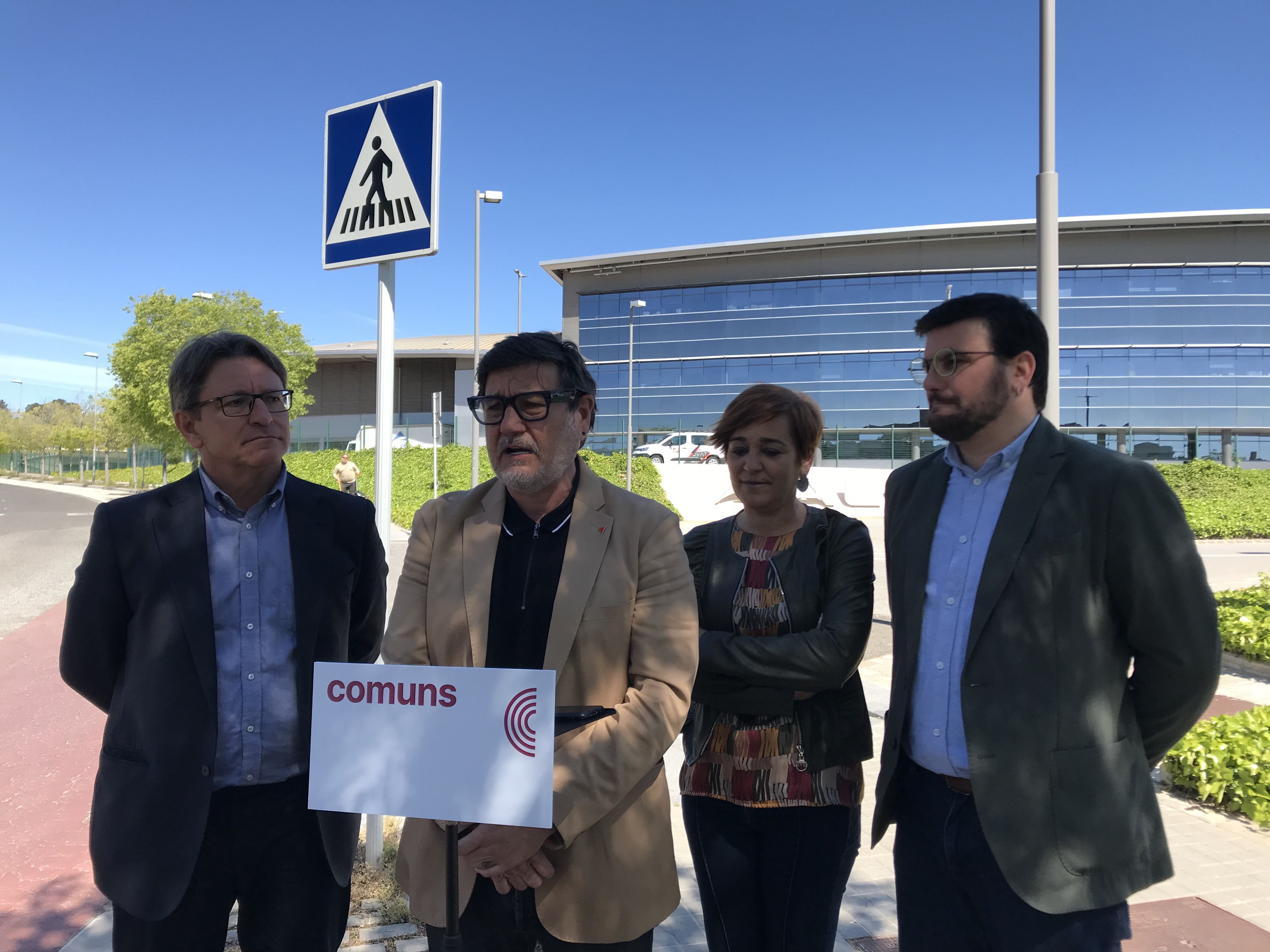 Roda de premsa dels Comuns davant del Sincrotró ALBA. FOTO: Guillem Barrera