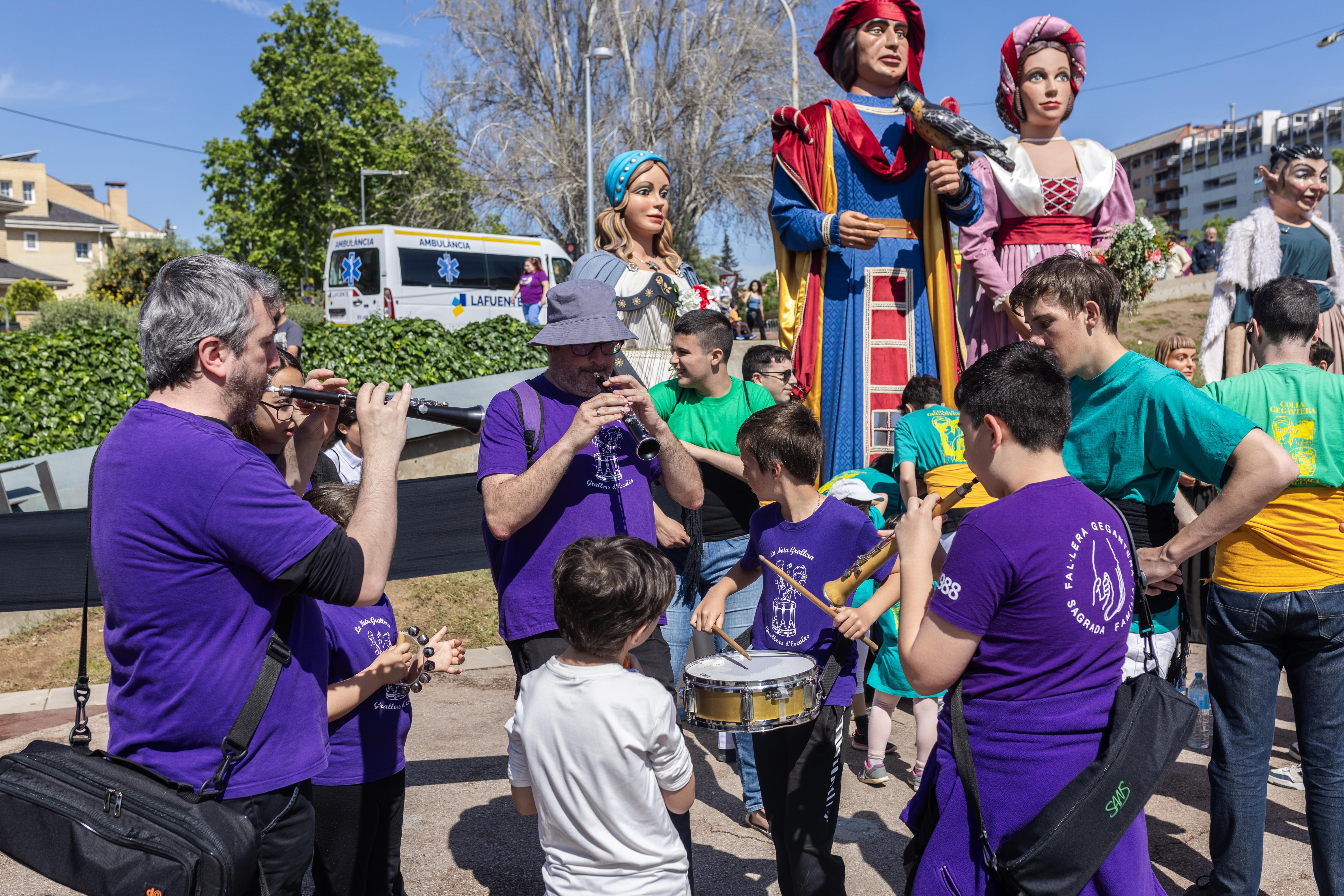 Cercavila de gegants al Roser de Maig. FOTO: Arnau Padilla