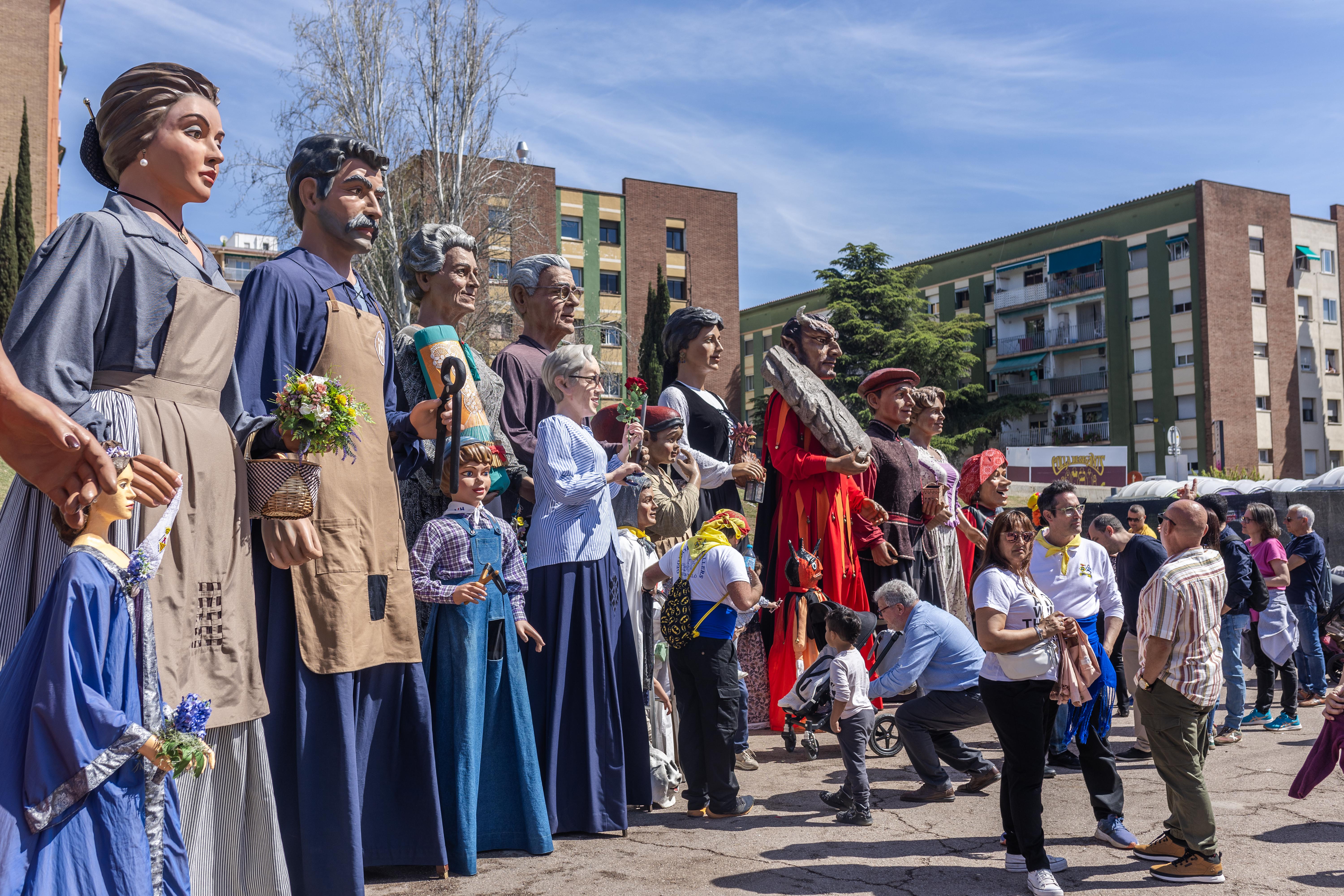 Cercavila de gegants al Roser de Maig. FOTO: Arnau Padilla