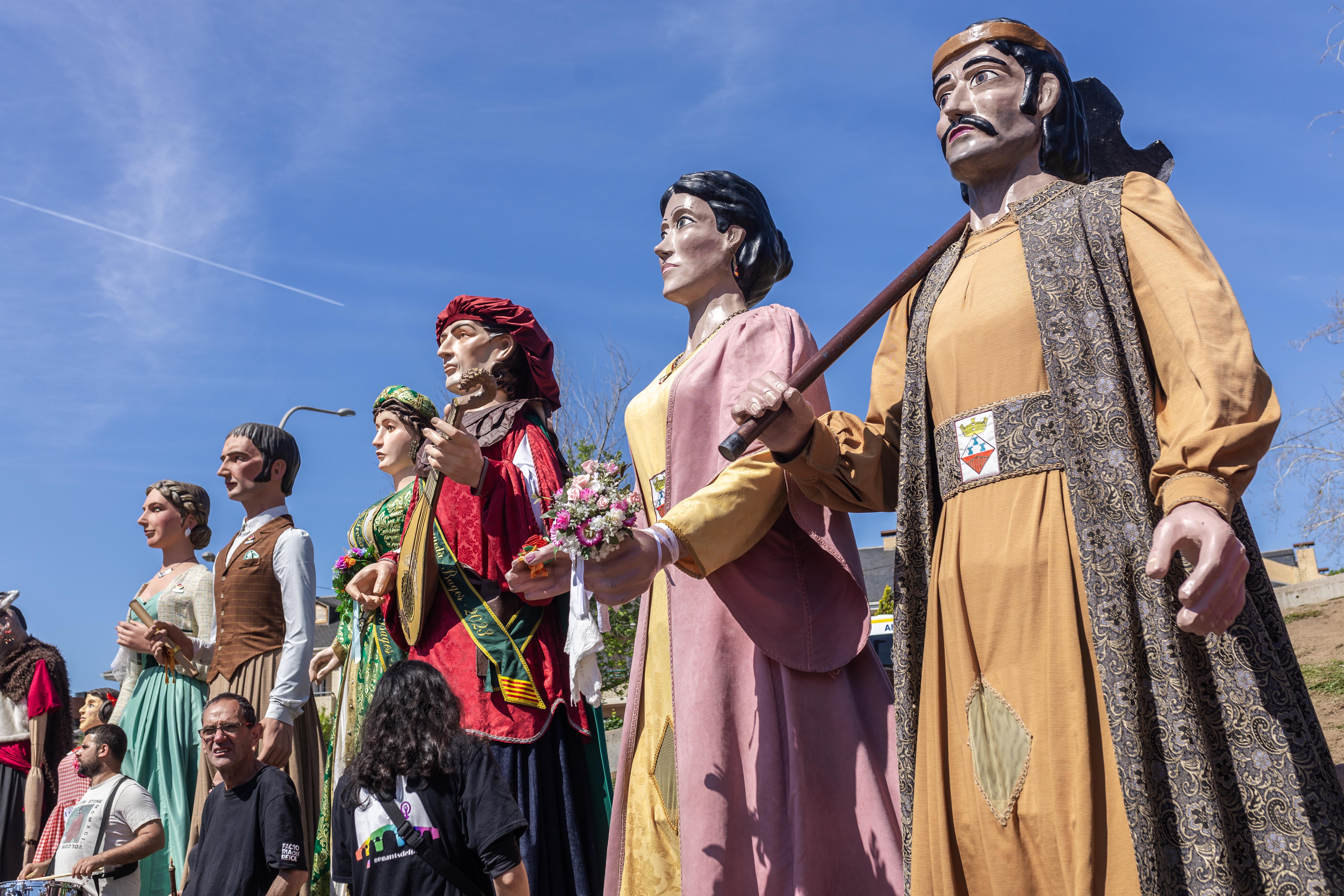 Cercavila de gegants al Roser de Maig. FOTO: Arnau Padilla
