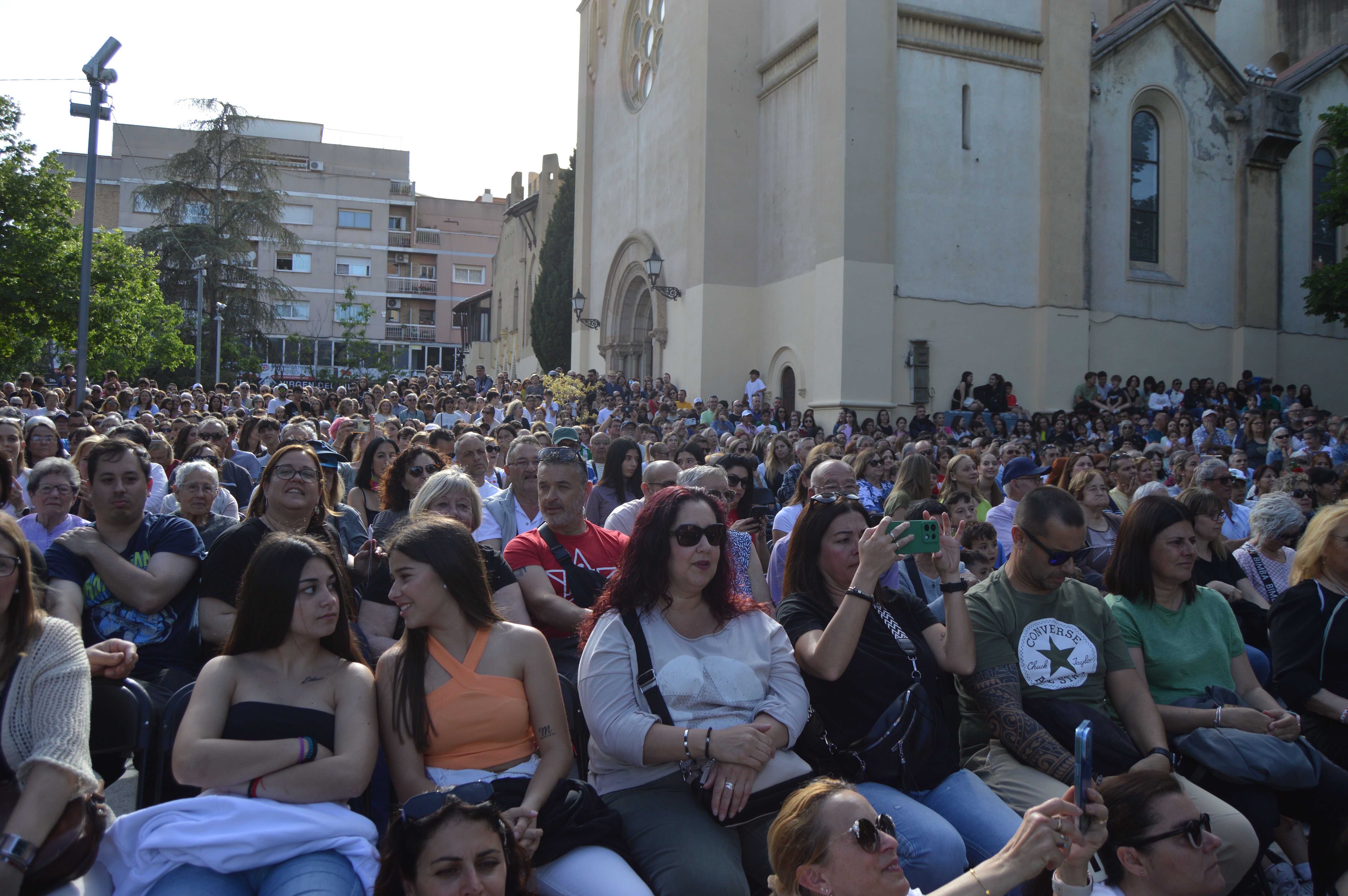 Les escoles de Cerdanyola ballen per la 23 edició del Dia Internacional de la Dansa. FOTO: Nora MO