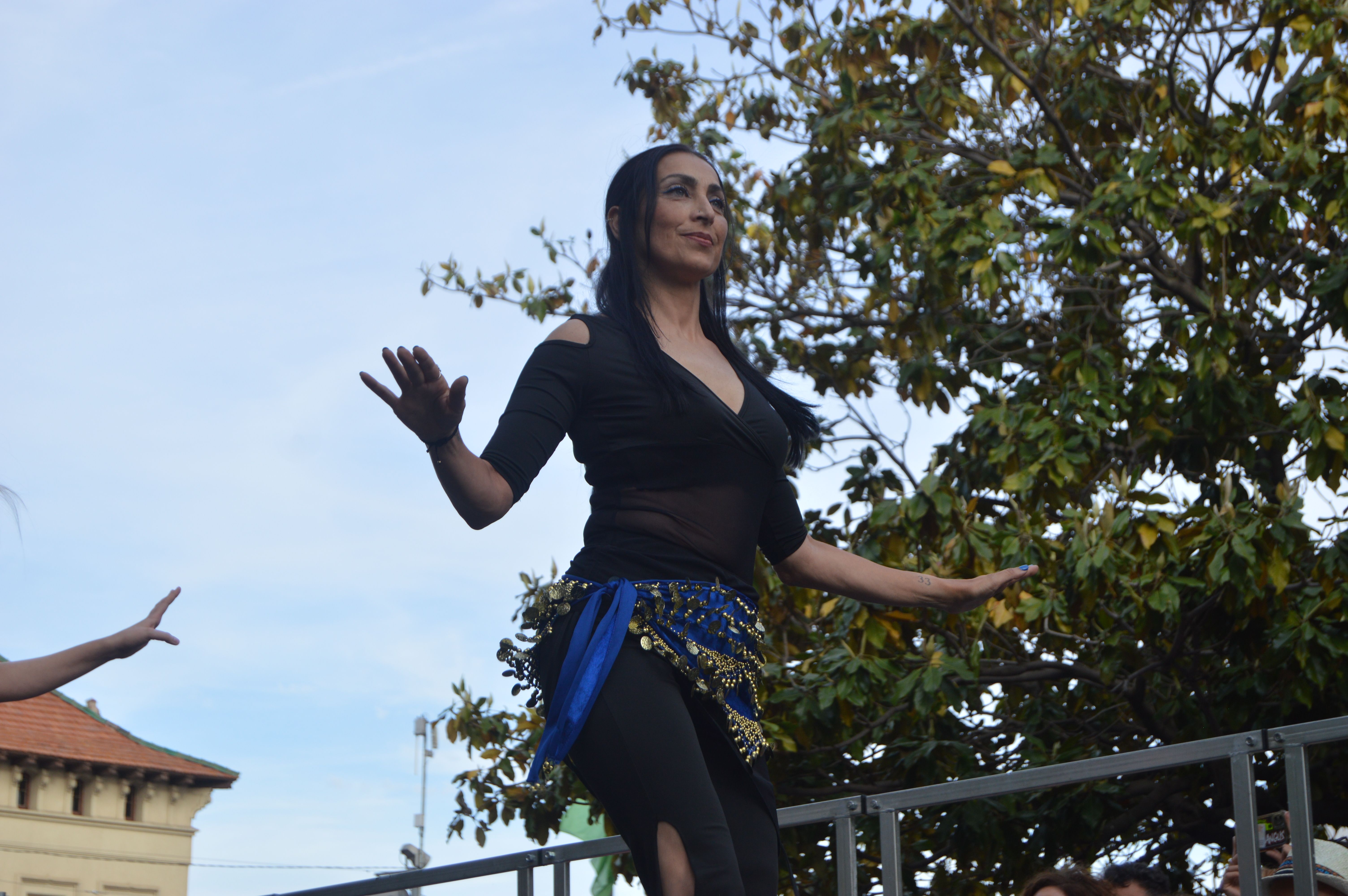 Les escoles de Cerdanyola ballen per la 23 edició del Dia Internacional de la Dansa. FOTO: Nora MO
