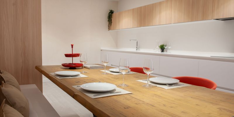 Els usuaris del Kitchen Showroom Sabadell poden comptar amb l'assessorament d'interioristes especialitzats en disseny de cuines FOTO: B. Millet Els usuaris del Kitchen Showroom Sabadell poden comptar amb l'assessorament d'interioristes especialitzats en disseny de cuines FOTO: B. Millet