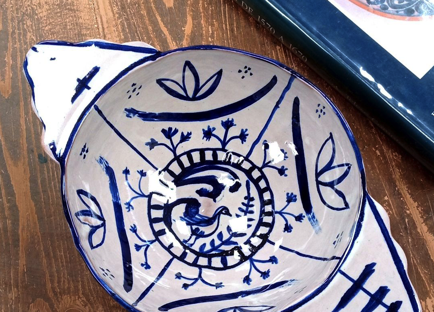 Obra de ceràmica feta pels adults de l’Escola d’Arts Plàstiques de l’Ateneu. FOTO: Ajuntament