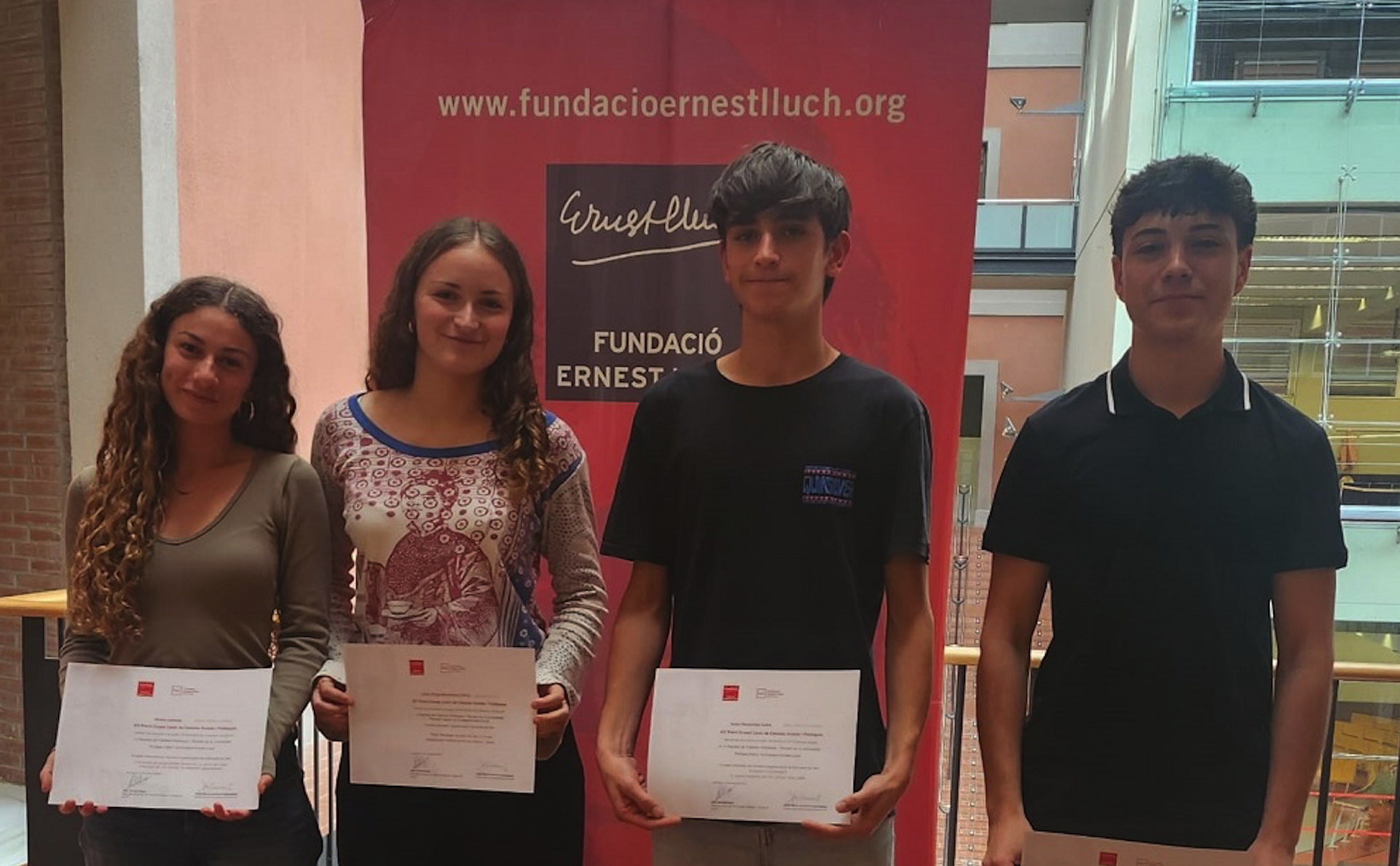 D'esquerra a dreta: Mireia Cardona, Carla Viráq Beremenyi Peris, Aniol Sucarrats Costa i Álex Corbalán Abajo. FOTO: UPF