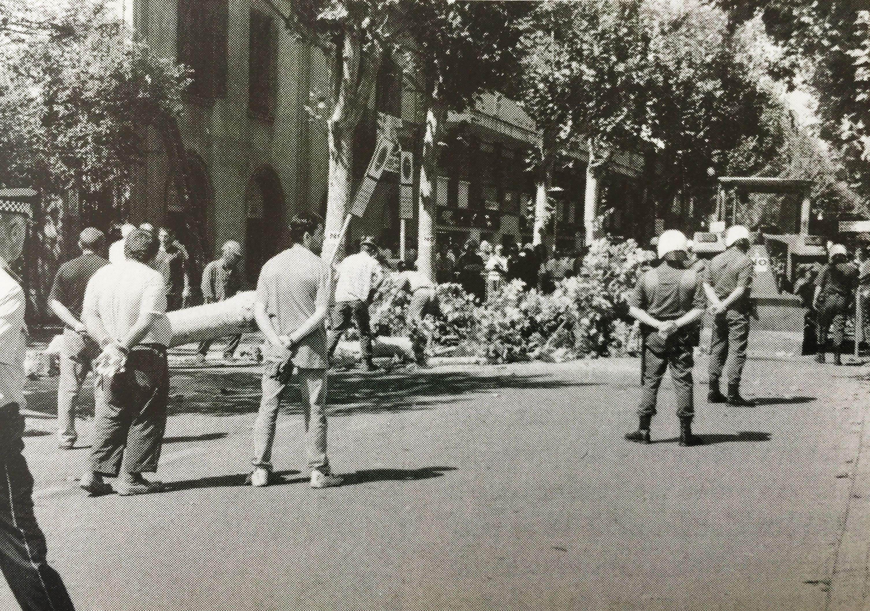 Protesta a l'Avinguda Catalunya l'estiu de 1998. FOTO: Arxiu del TOT