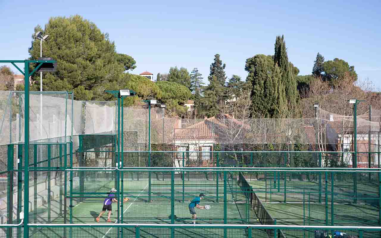 Pistes de pàdel del Club Bellaterra. FOTO: Cedida Pistes de pàdel del Club Bellaterra. FOTO: Cedida
