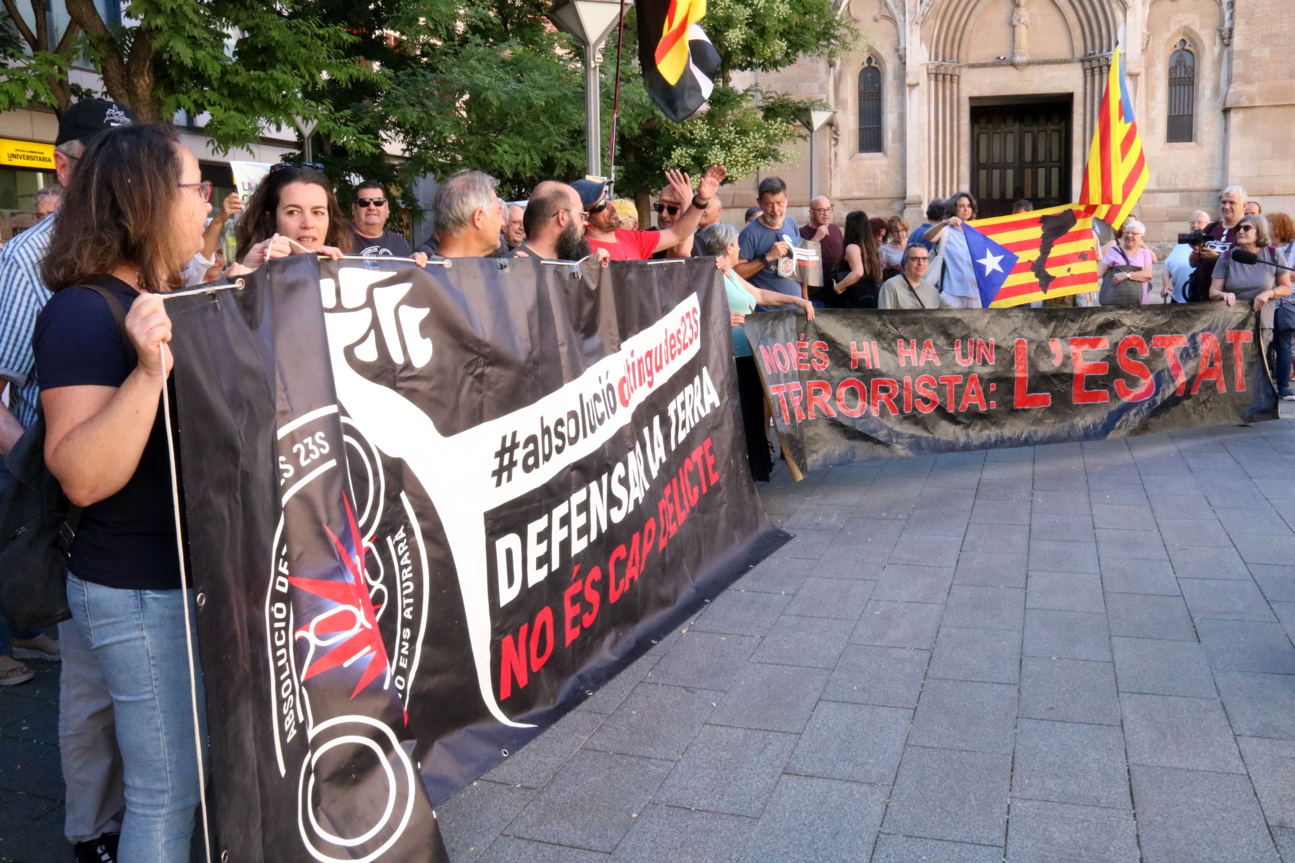 Concentració del grup de suport Detingudes 23S a Sabadell. FOTO: ACN