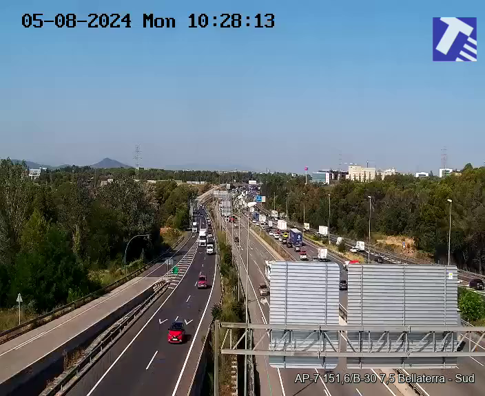 Imatge de l'AP-7 al seu pas per Bellaterra. FOTO: SCT