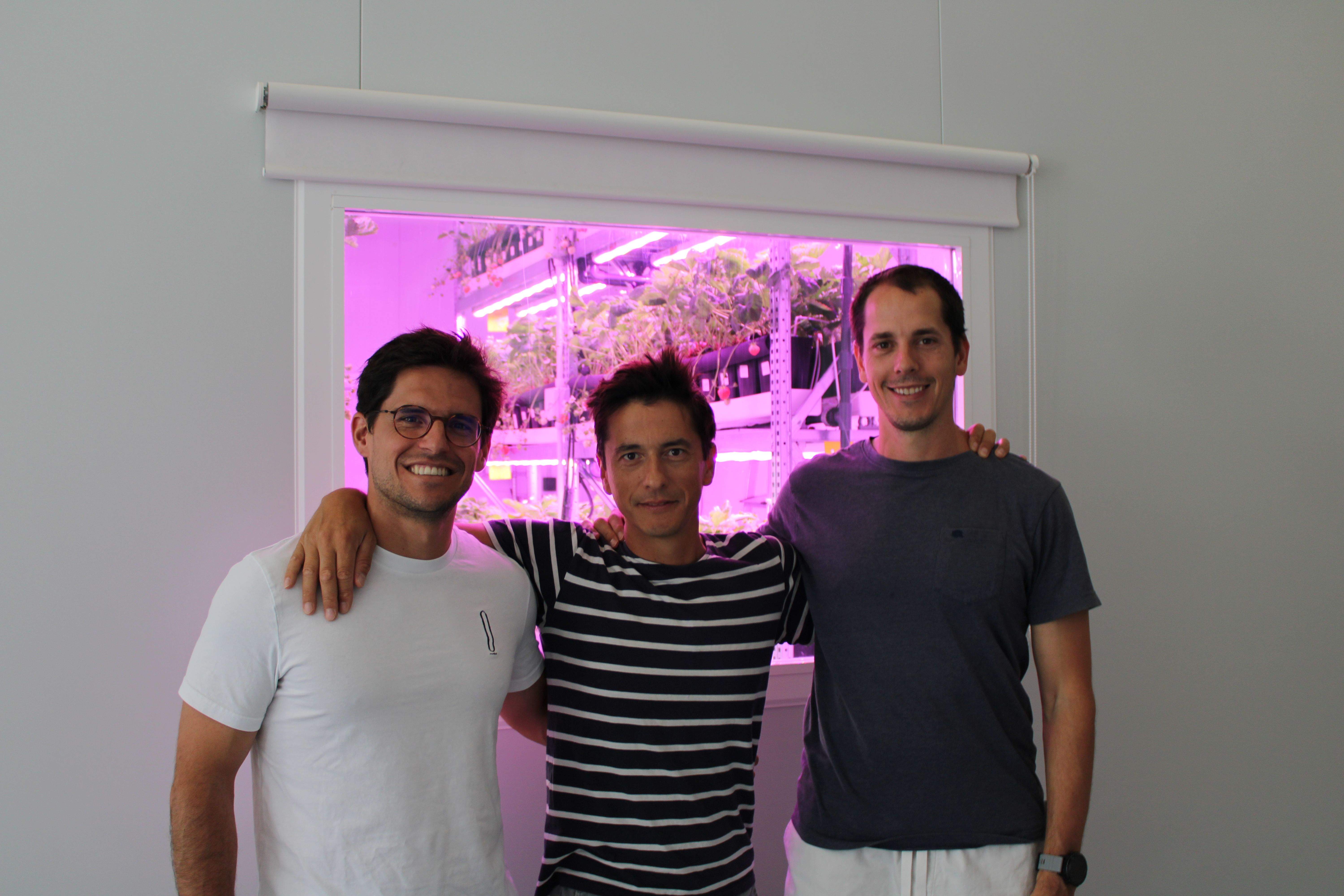 Carlos Vallhonrat, Mauricio Cano i Alejandro Casacuberta, a la nau d'Aloalto a Cerdanyola. FOTO: Guillem Barrera