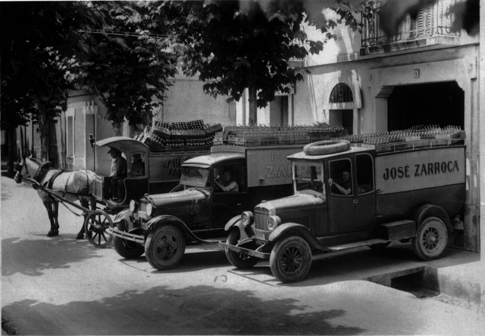 Transports de la fàbrica Zarroca. FOTO: Cedida per GREC / Fons familia Zarroca Transports de la fàbrica Zarroca. FOTO: Cedida per GREC / Fons familia Zarroca