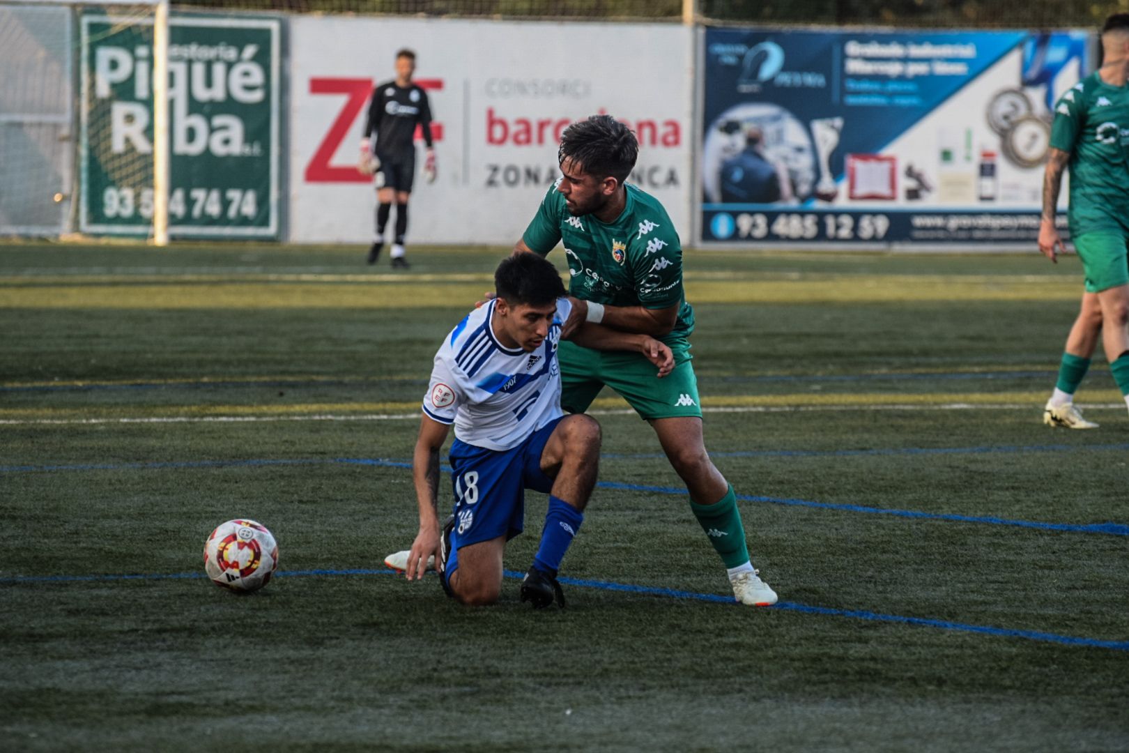 Una de les jugades del partit de pretemporada Cerdanyola Europa del 21 d'agost. FOTO: Marc Mata