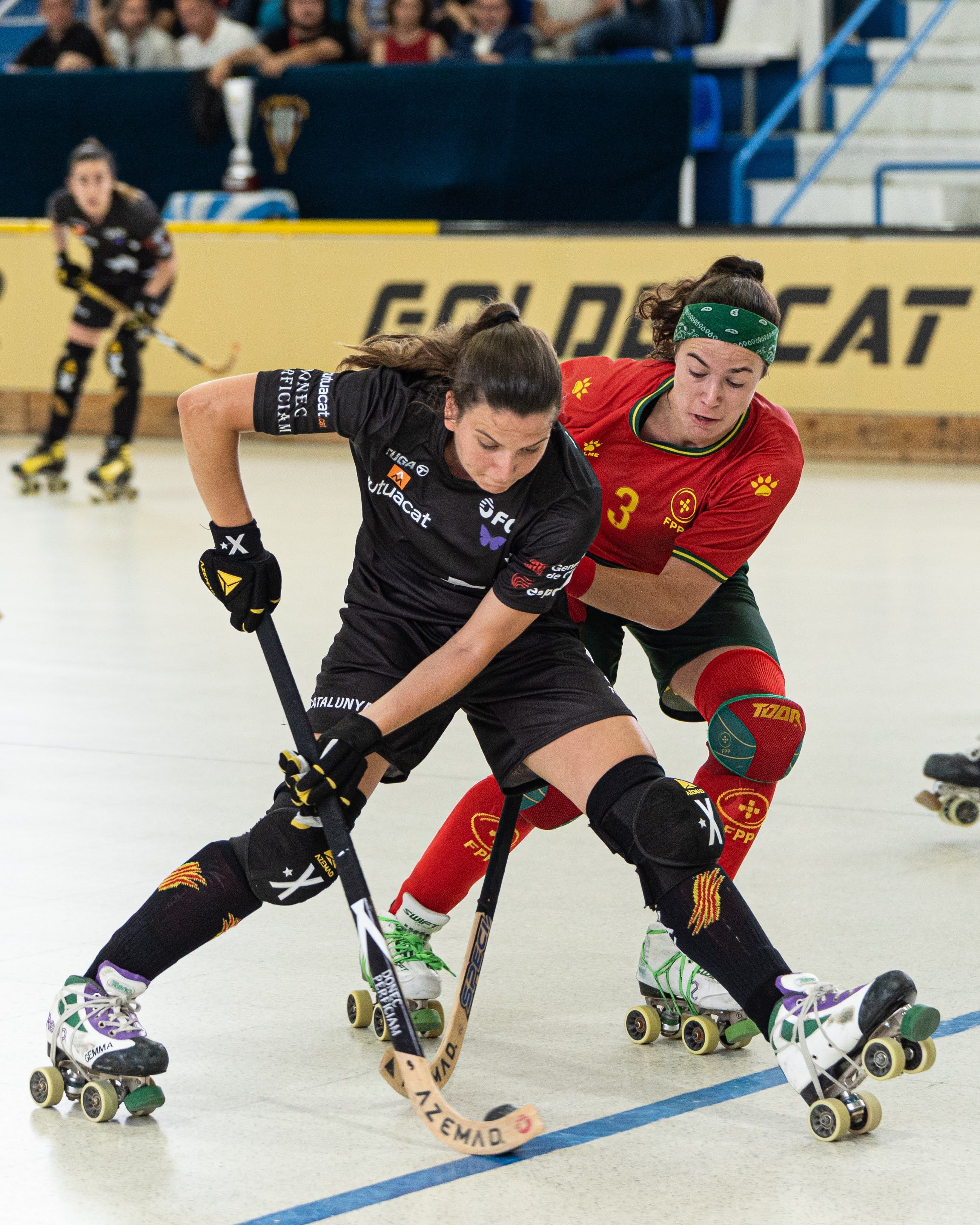 Gemma Solé, jugadora del Cerdanyola Club Hoquei (esquerra). FOTO: Federació Catalana de Patinatge