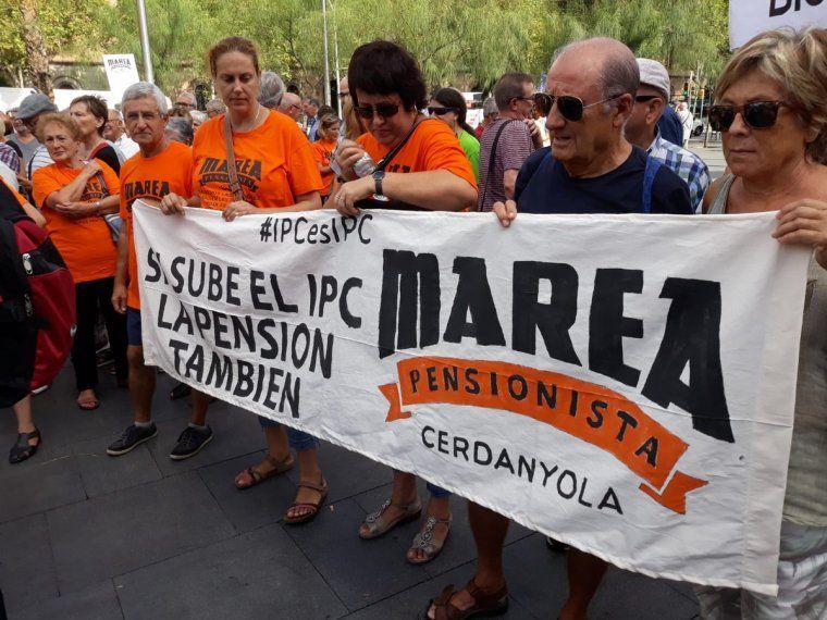 Els membres de la Marea Pensionista de Cerdanyola en una manifestació. FOTO: Arxiu