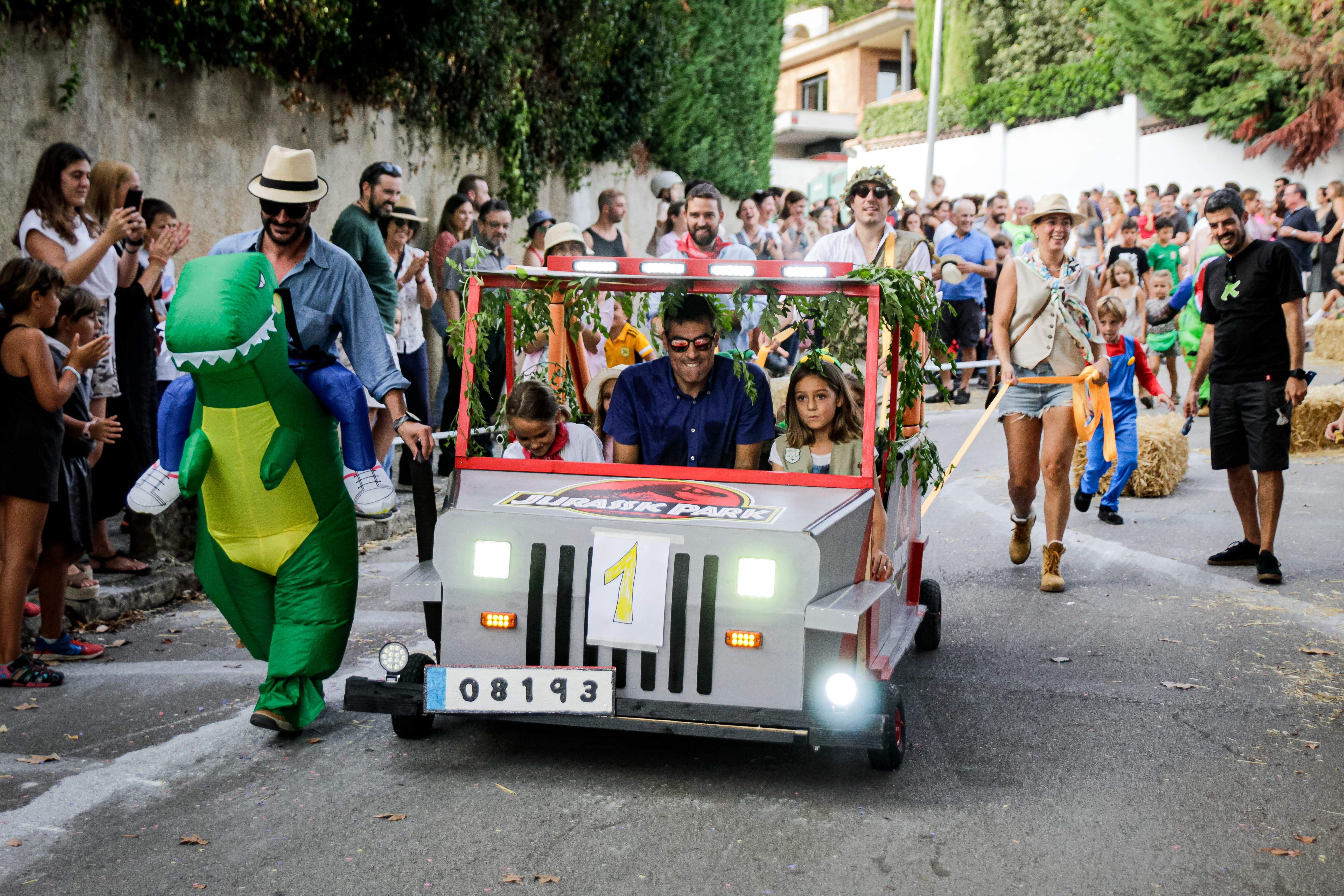 Baixada de carretons de la Festa Major de Bellaterra del 2023. FOTO: Pau Quintana