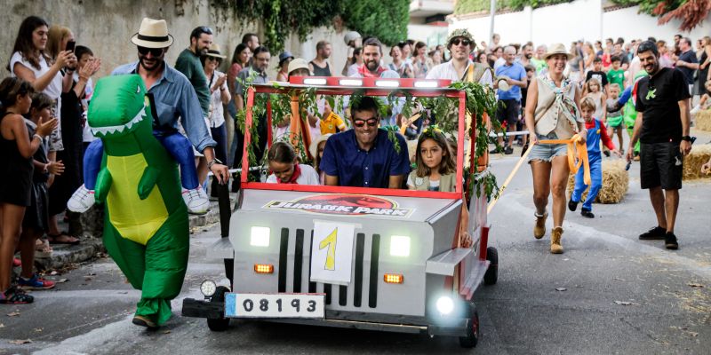 Baixada de carretons de la Festa Major de Bellaterra del 2023. FOTO: Pau Quintana