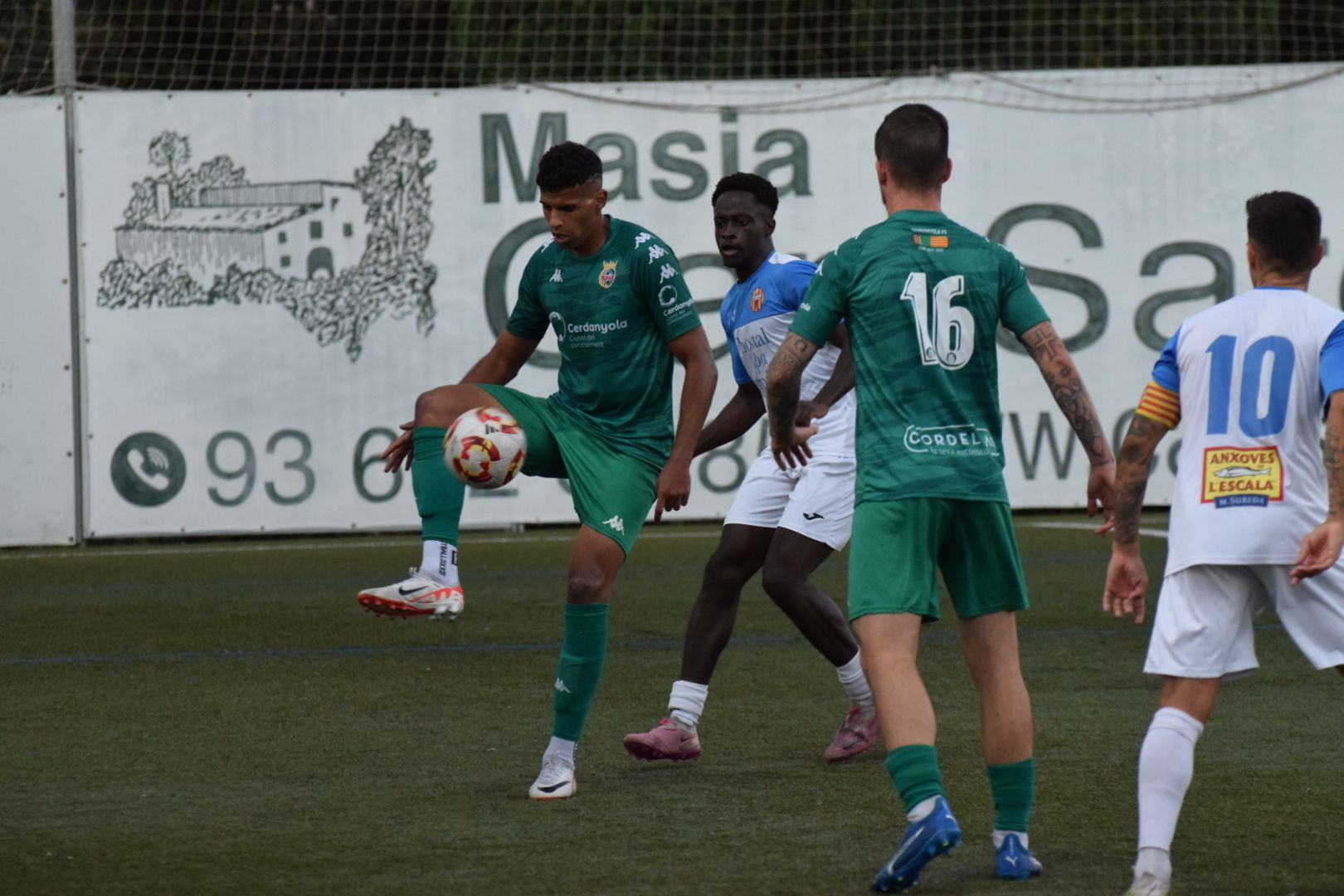 El Cerdanyola FC perd per la mínima davant l'Escala FC. FOTO: Marc Mata