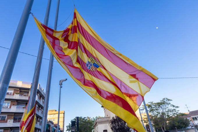 Bandera d'Aragó a la plaça Francesc Layret de Cerdanyola. FOTO: Ajuntament